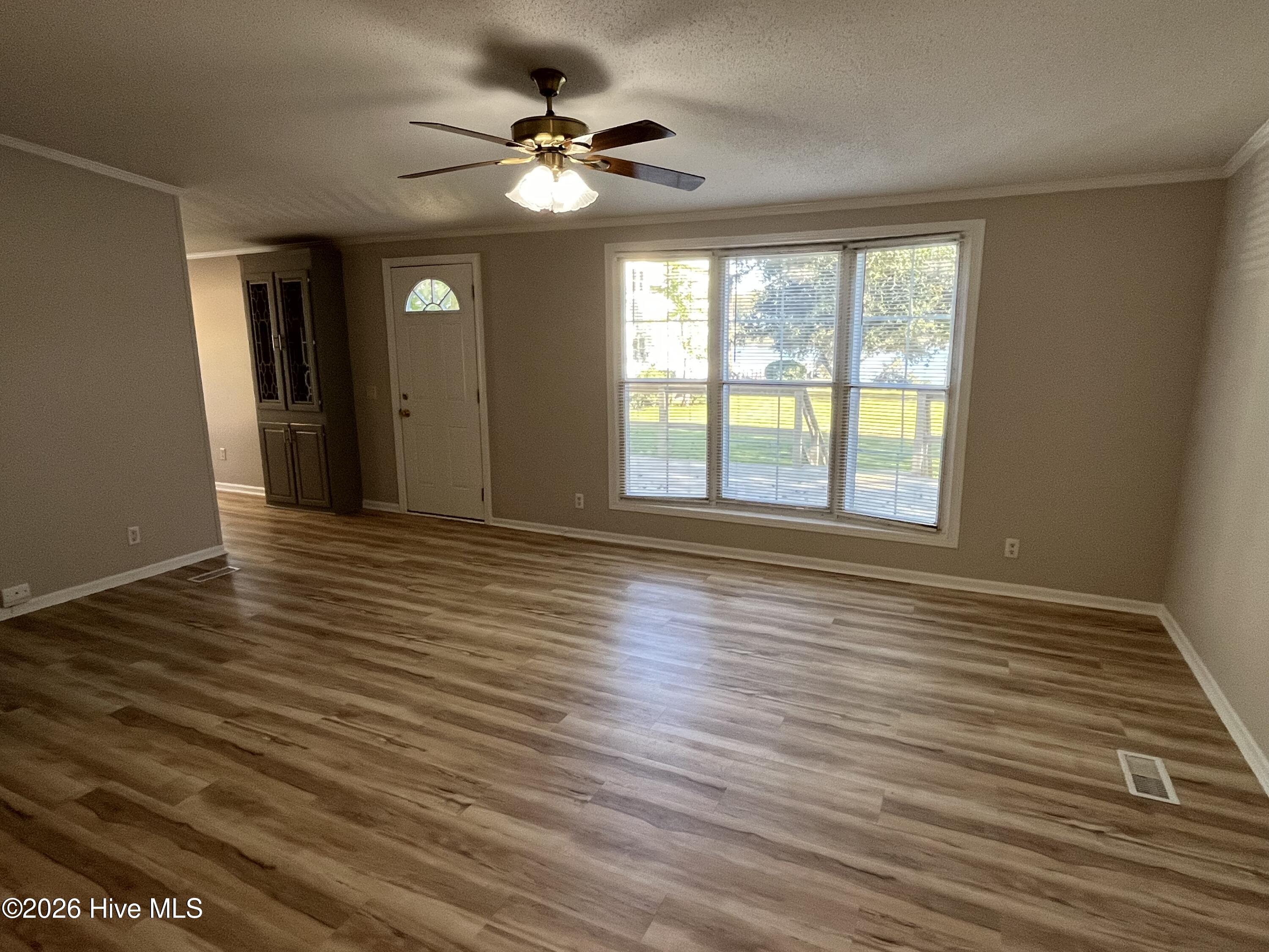720 Bay Harbor Drive Property Photo 8