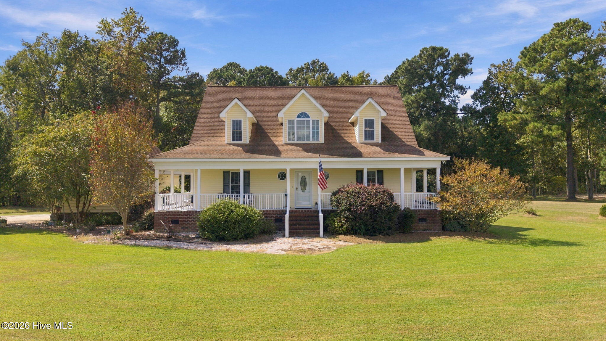 1052 N Creek Drive Property Photo 1