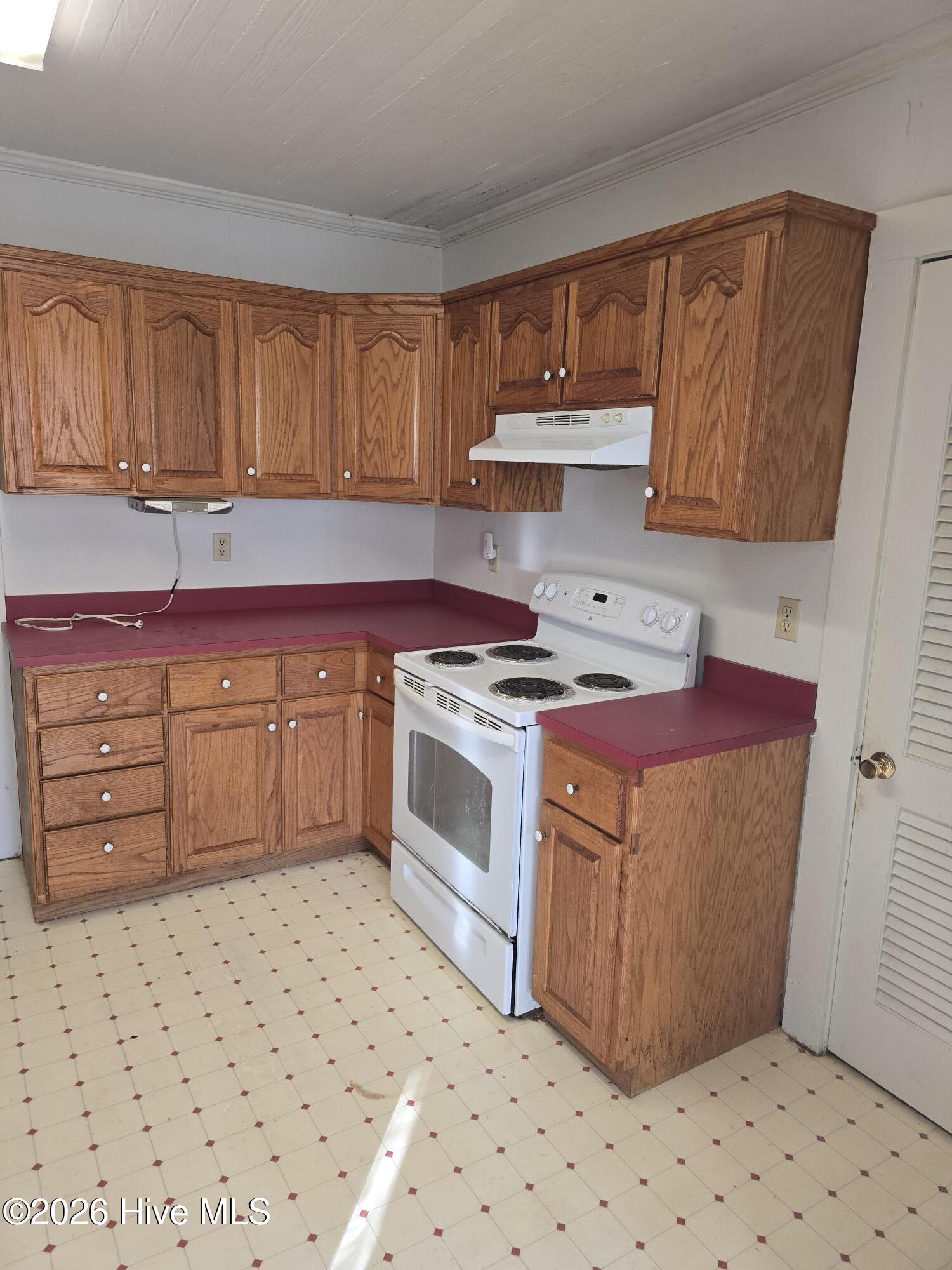 201 N Southerland Street Property Photo 4