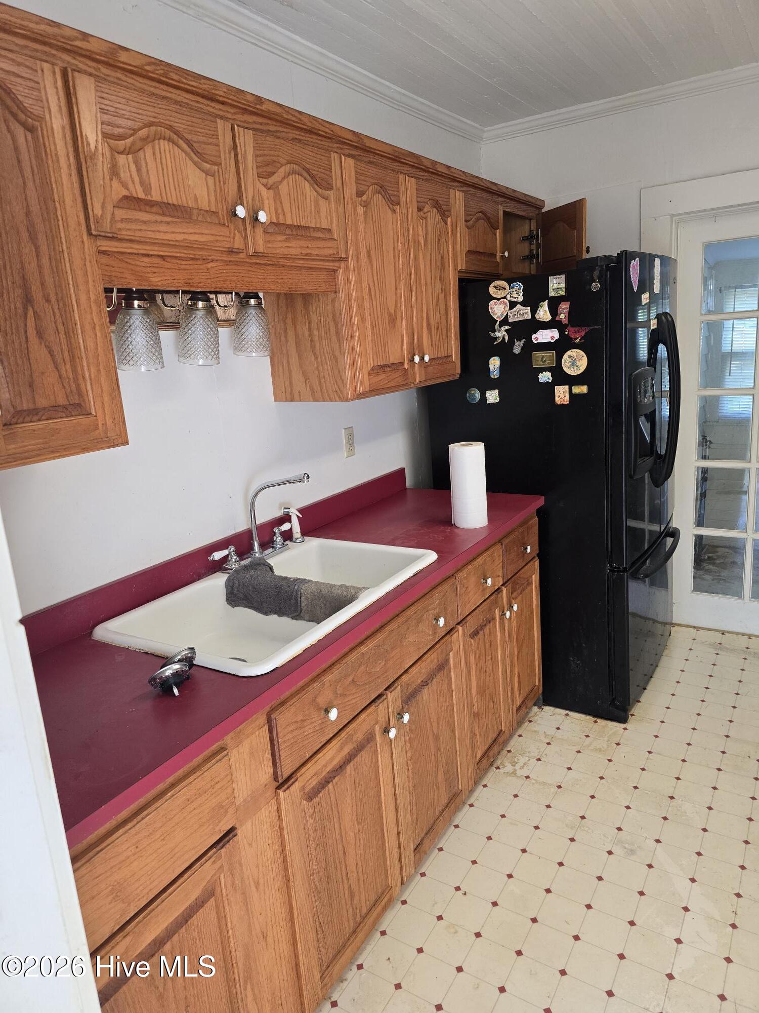 201 N Southerland Street Property Photo 5