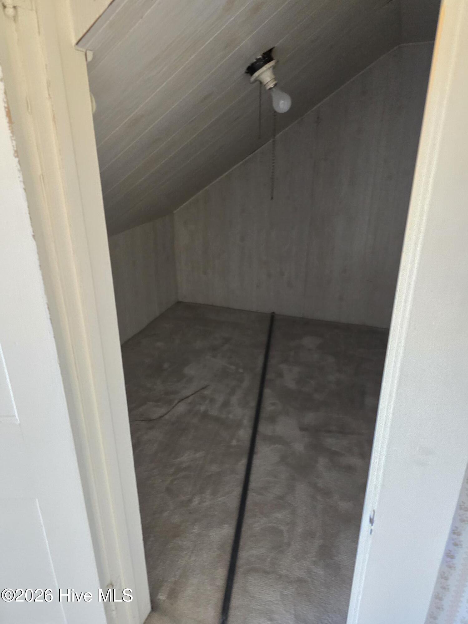 201 N Southerland Street Property Photo 14