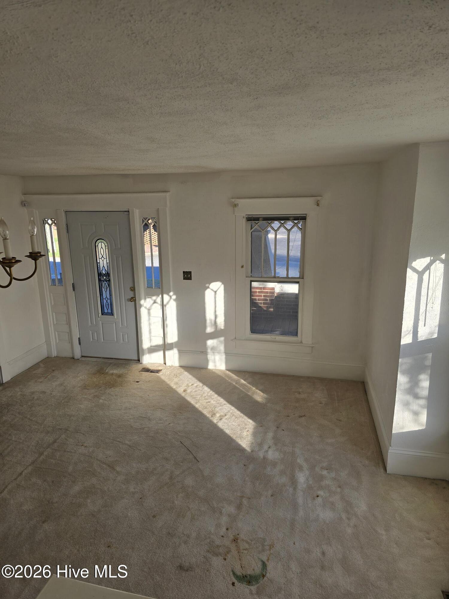 201 N Southerland Street Property Photo 15