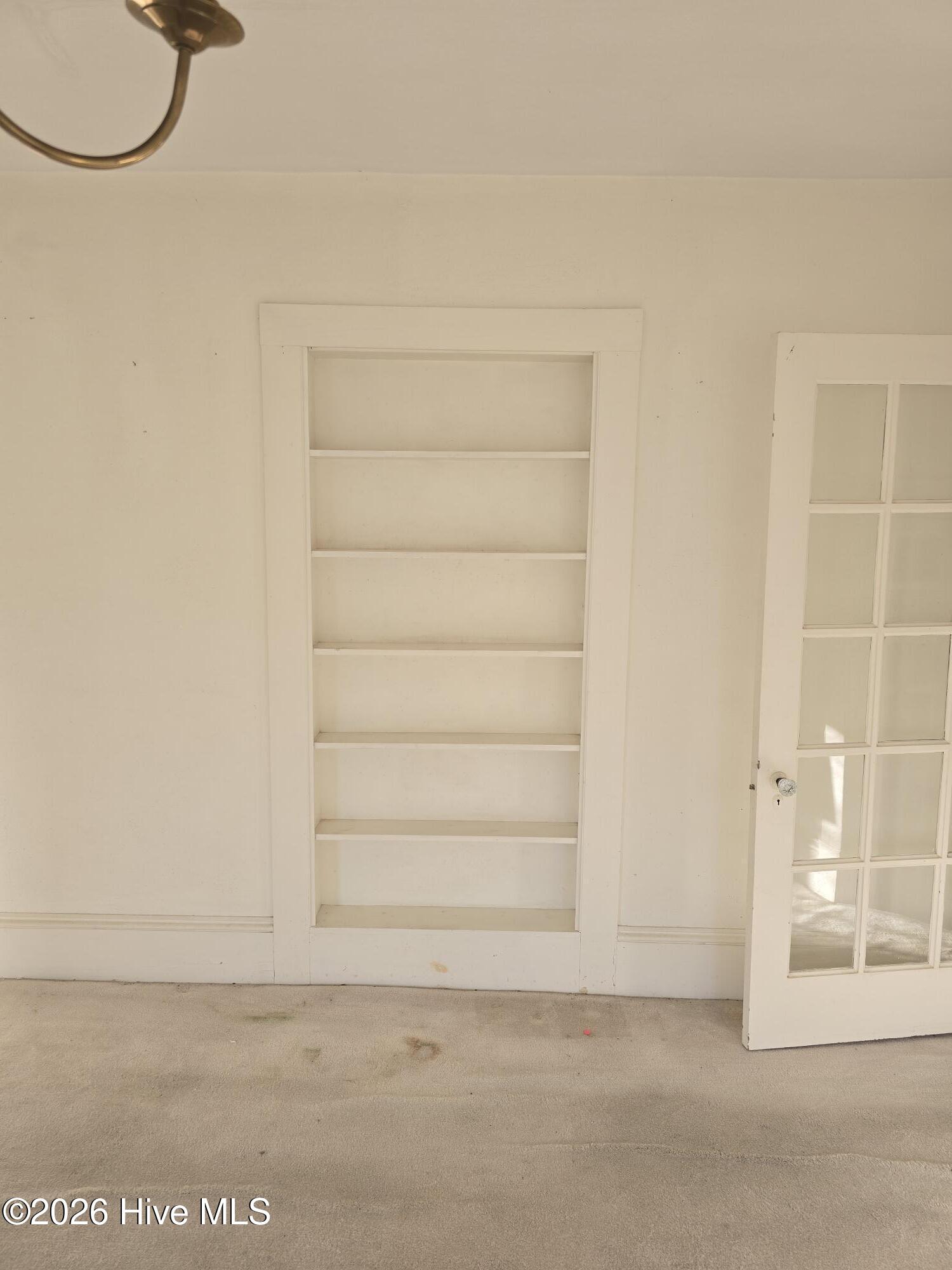 201 N Southerland Street Property Photo 17