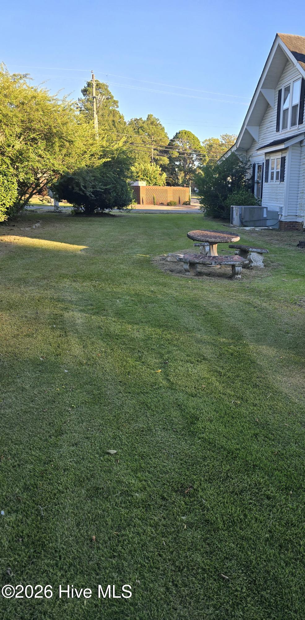 201 N Southerland Street Property Photo 19