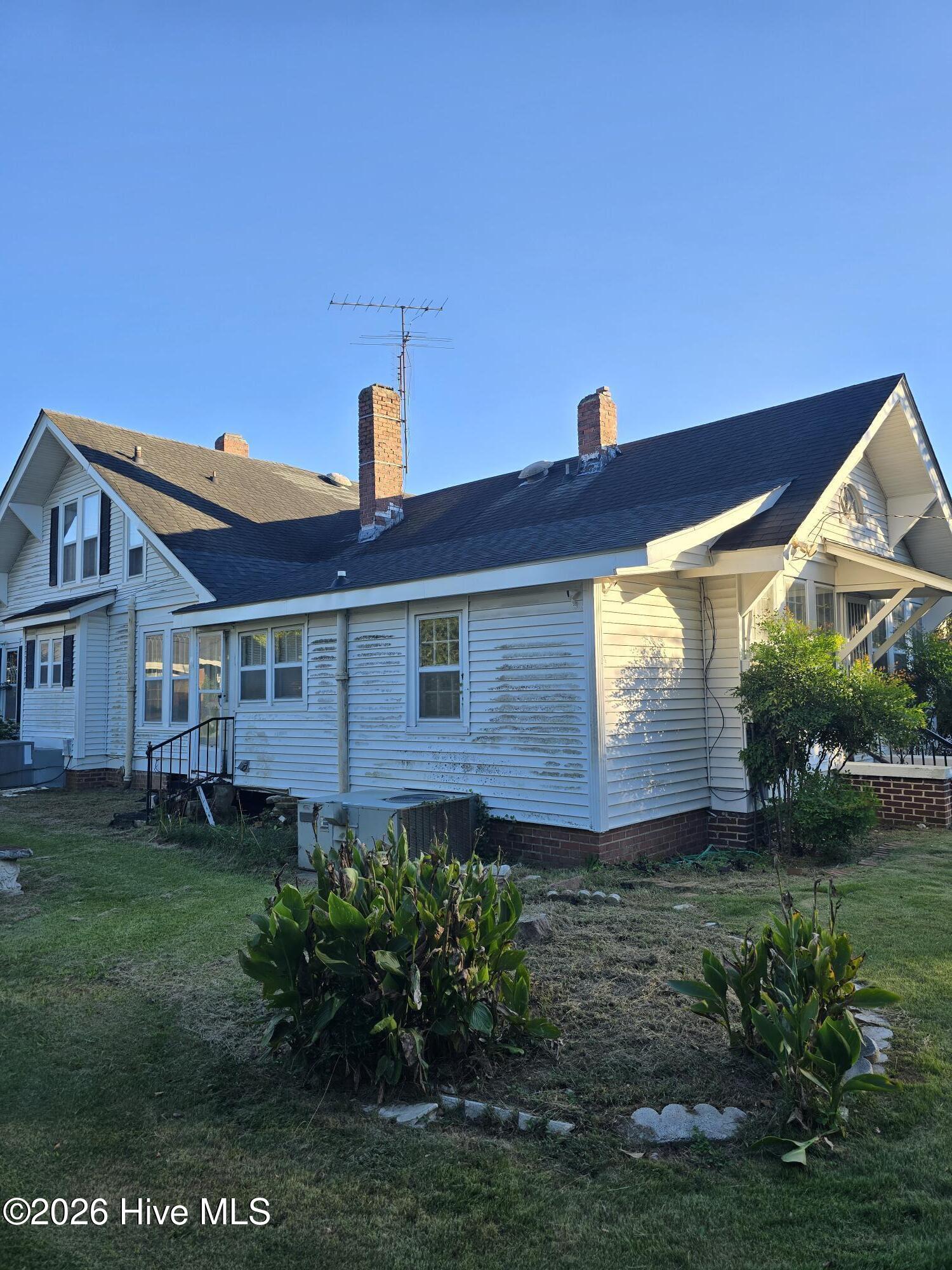 201 N Southerland Street Property Photo 21
