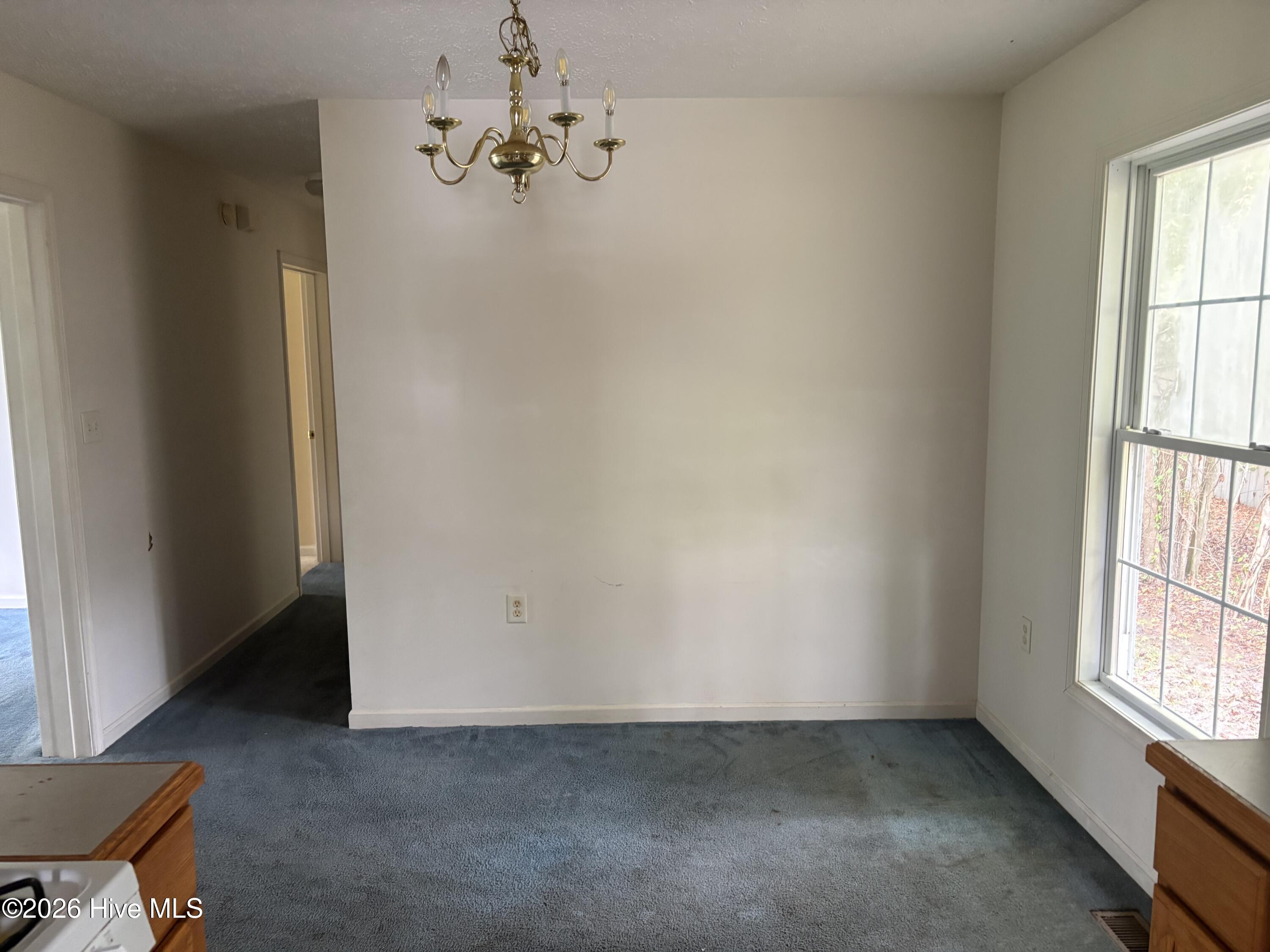 436 W Pantego Street Property Photo 8