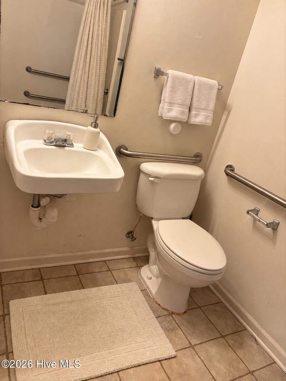 436 W Pantego Street Property Photo 15