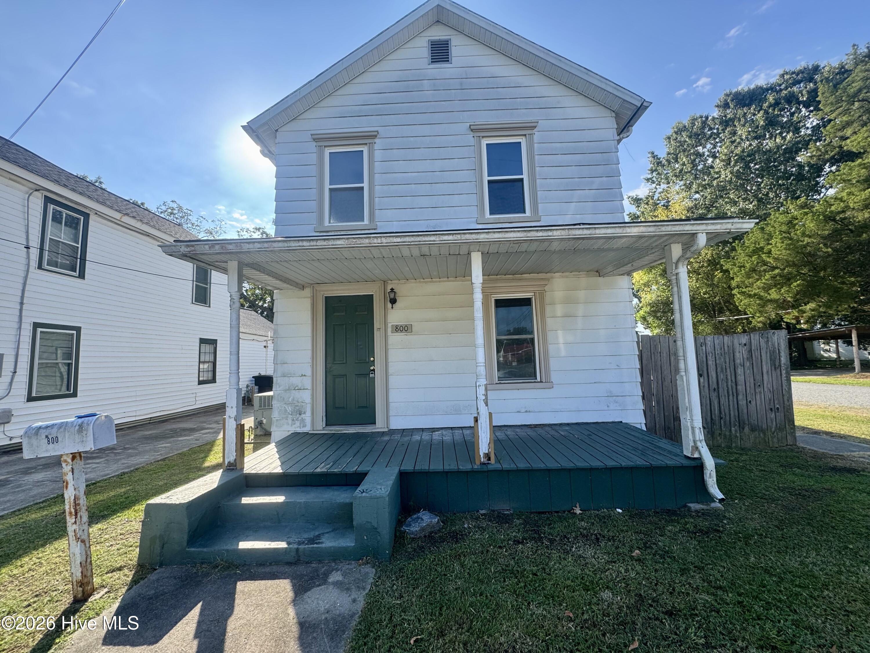 800 2nd Street Property Photo 1