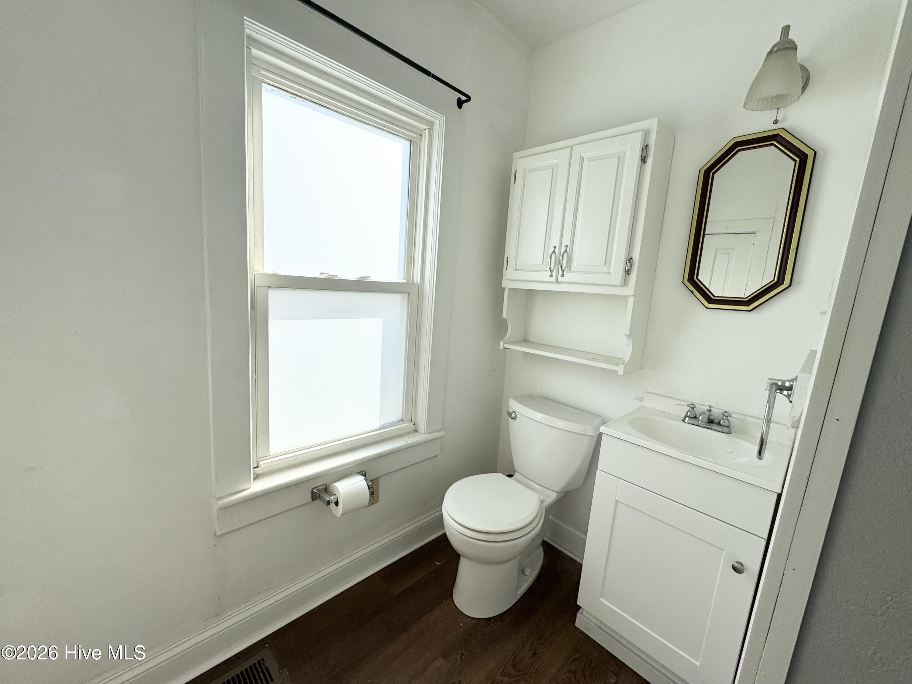 800 2nd Street Property Photo 4