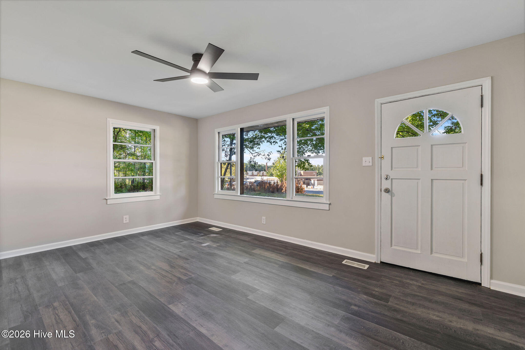 6709 Garrett Road Property Photo 5