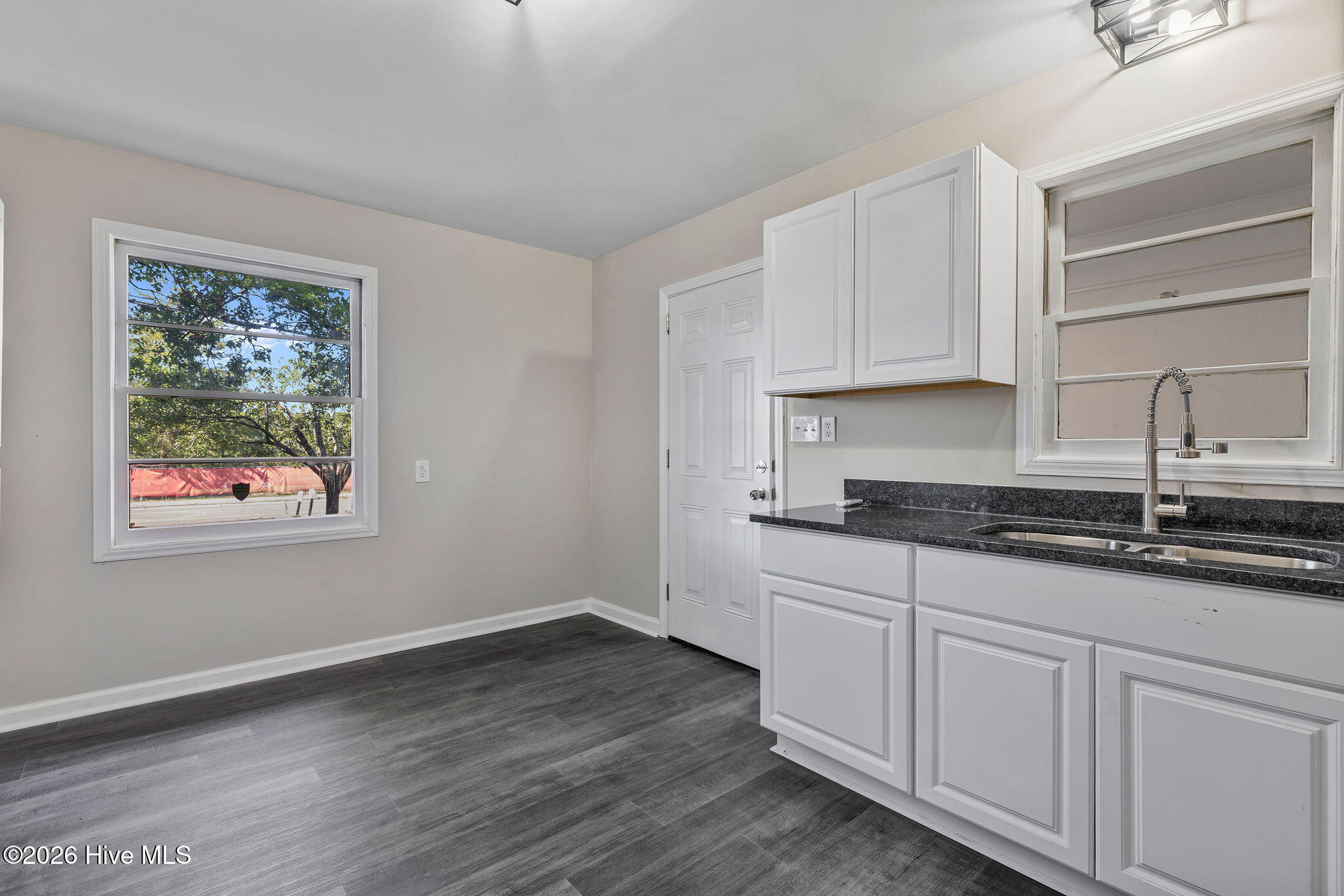 6709 Garrett Road Property Photo 9