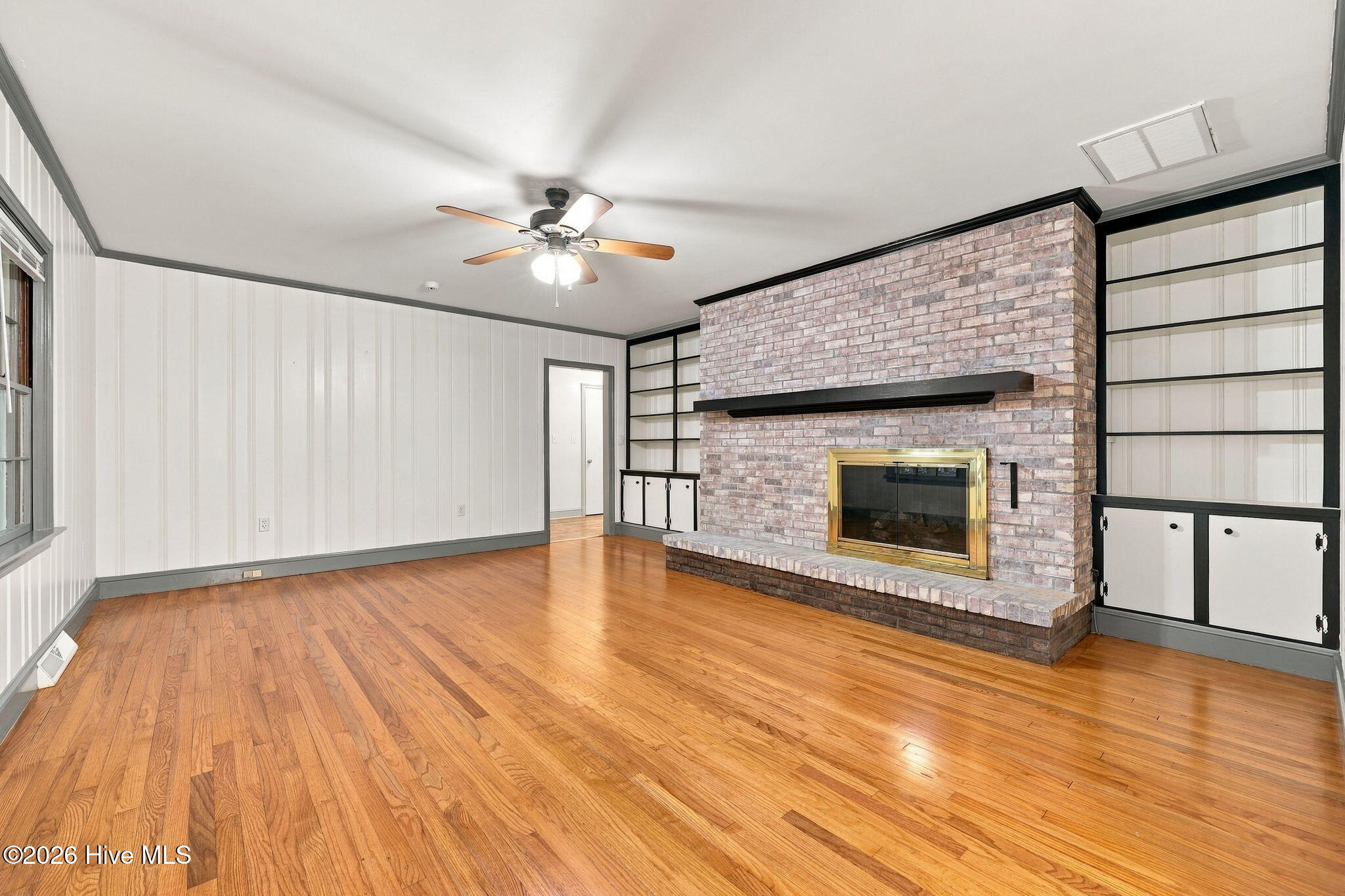 109 W 13th Street Property Photo 28