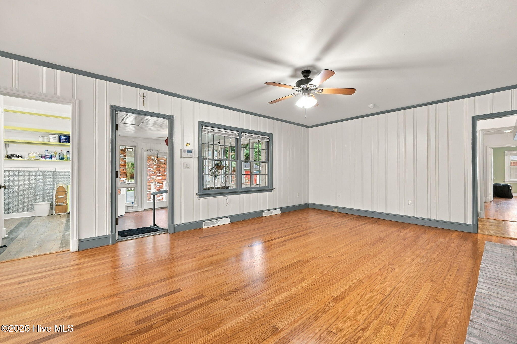 109 W 13th Street Property Photo 29