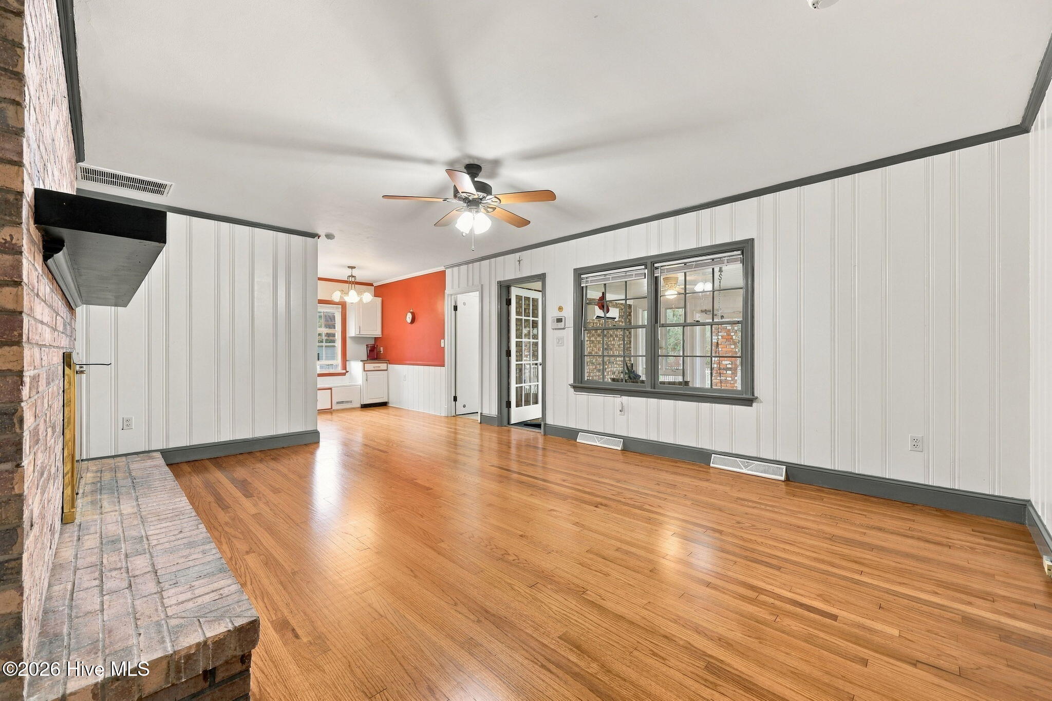 109 W 13th Street Property Photo 30