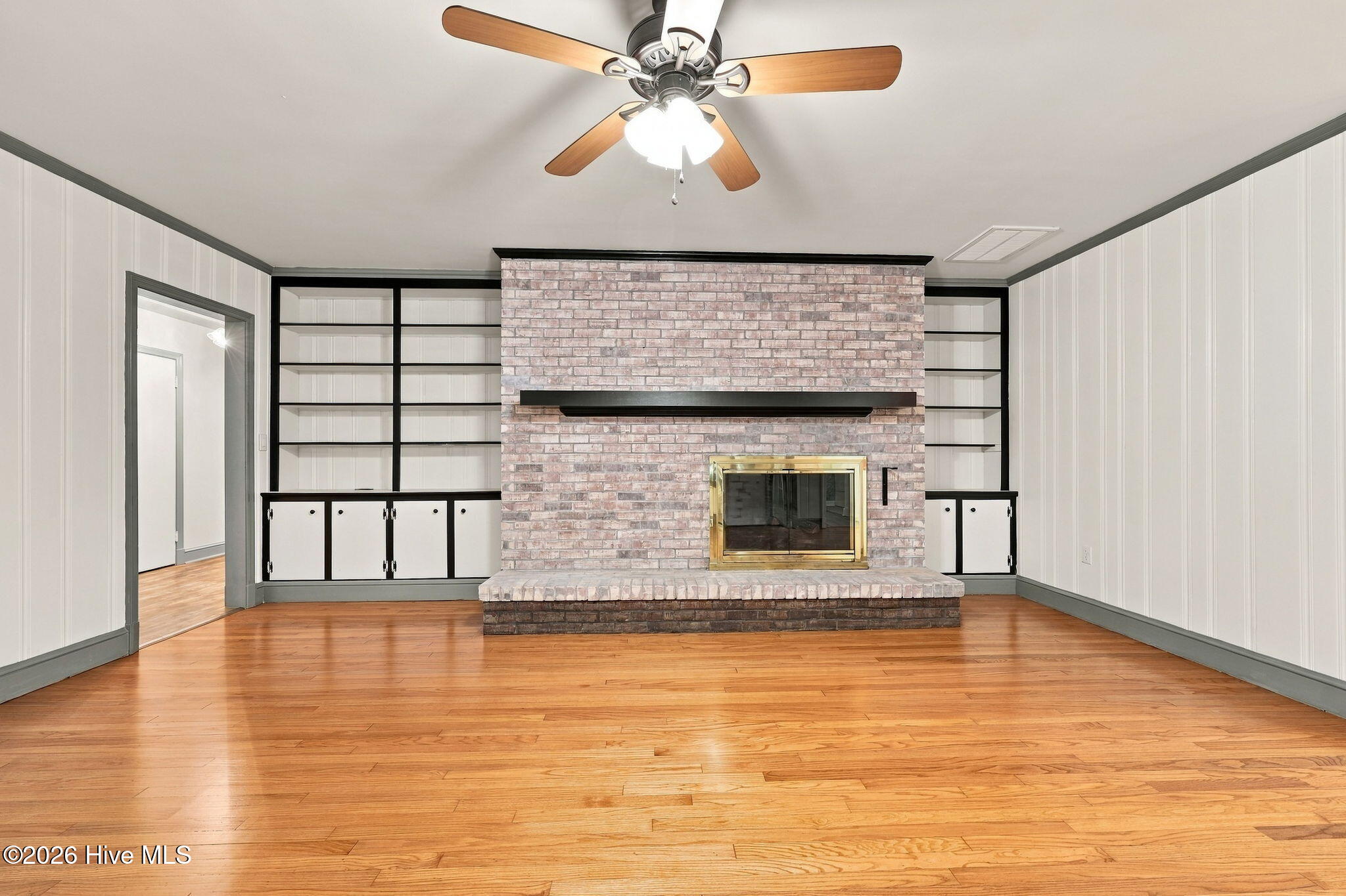 109 W 13th Street Property Photo 32