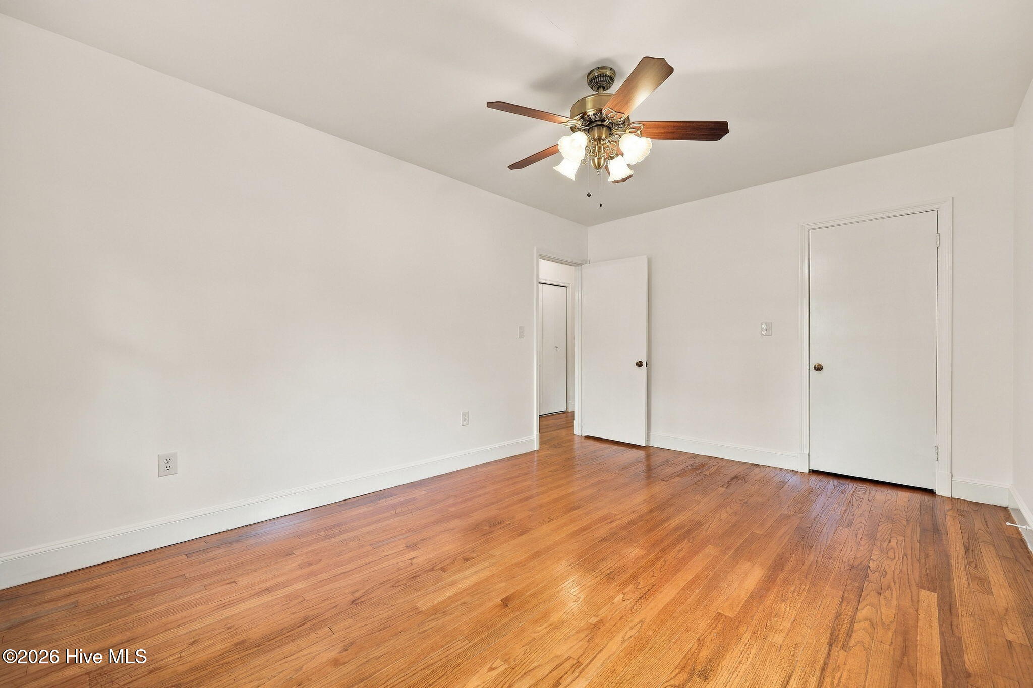 109 W 13th Street Property Photo 41