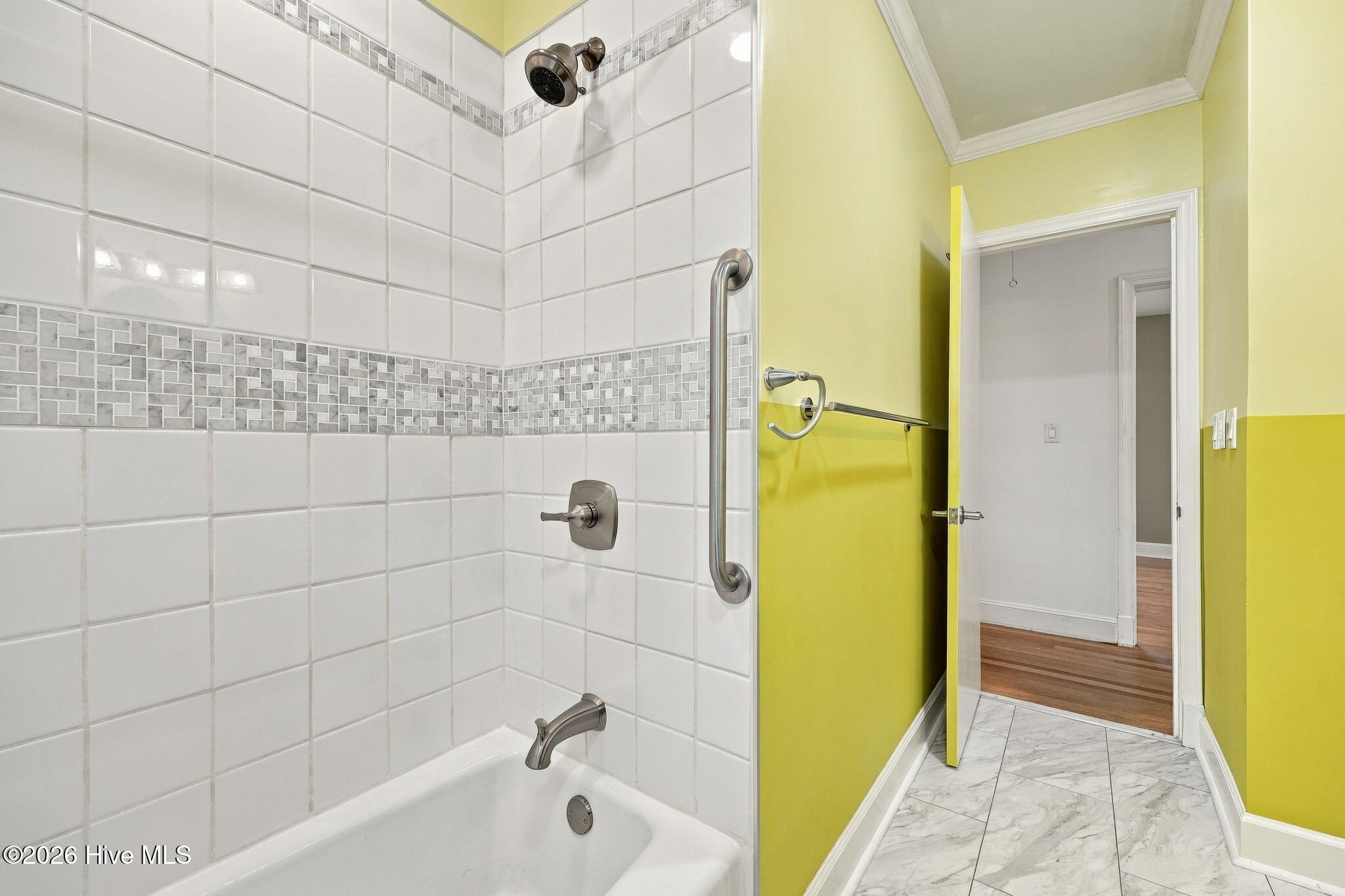 109 W 13th Street Property Photo 45