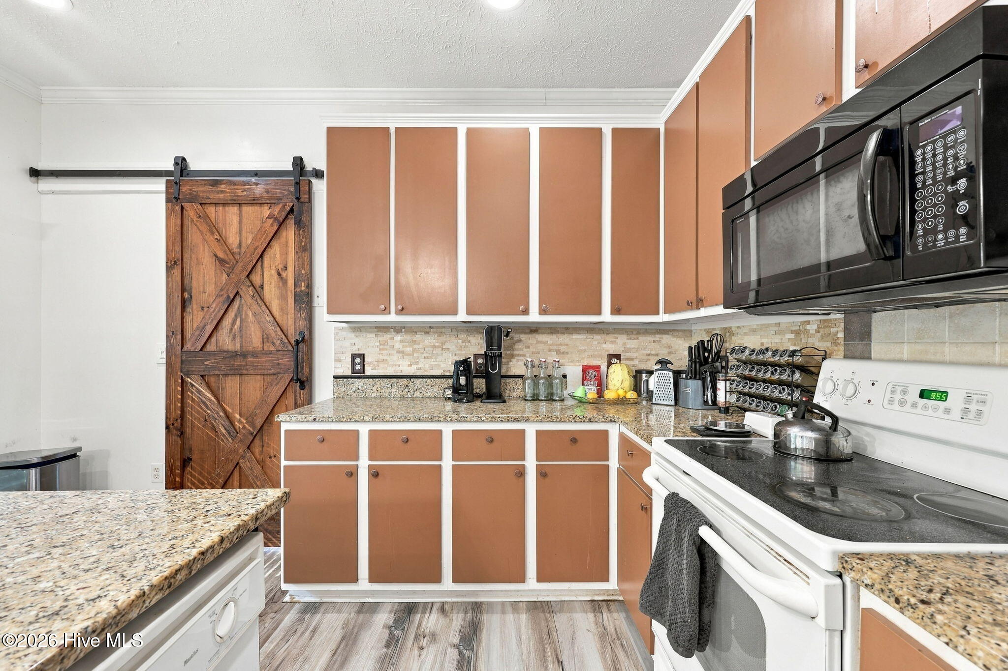215 Jonaquins Drive Property Photo 14