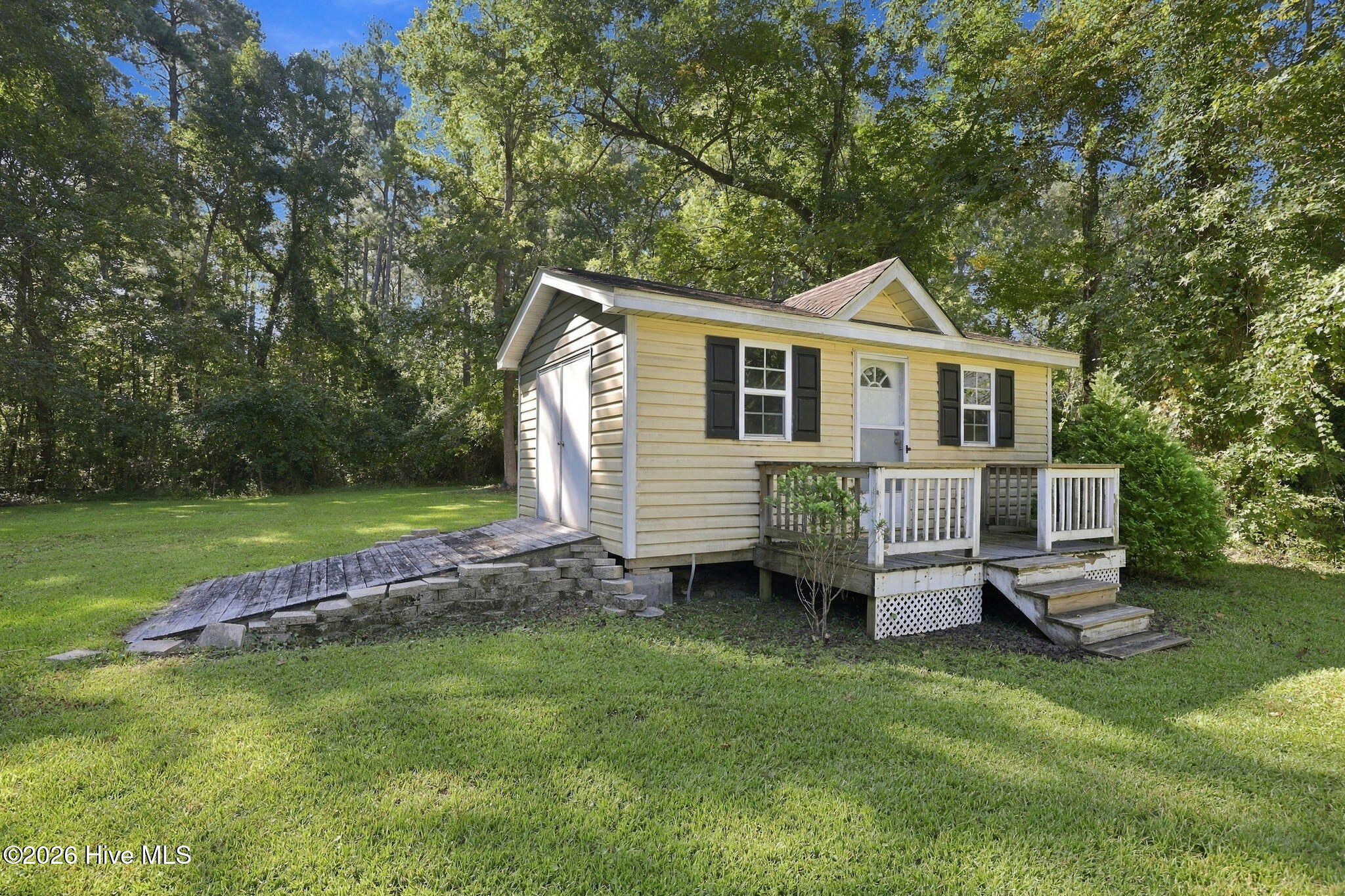215 Jonaquins Drive Property Photo 37