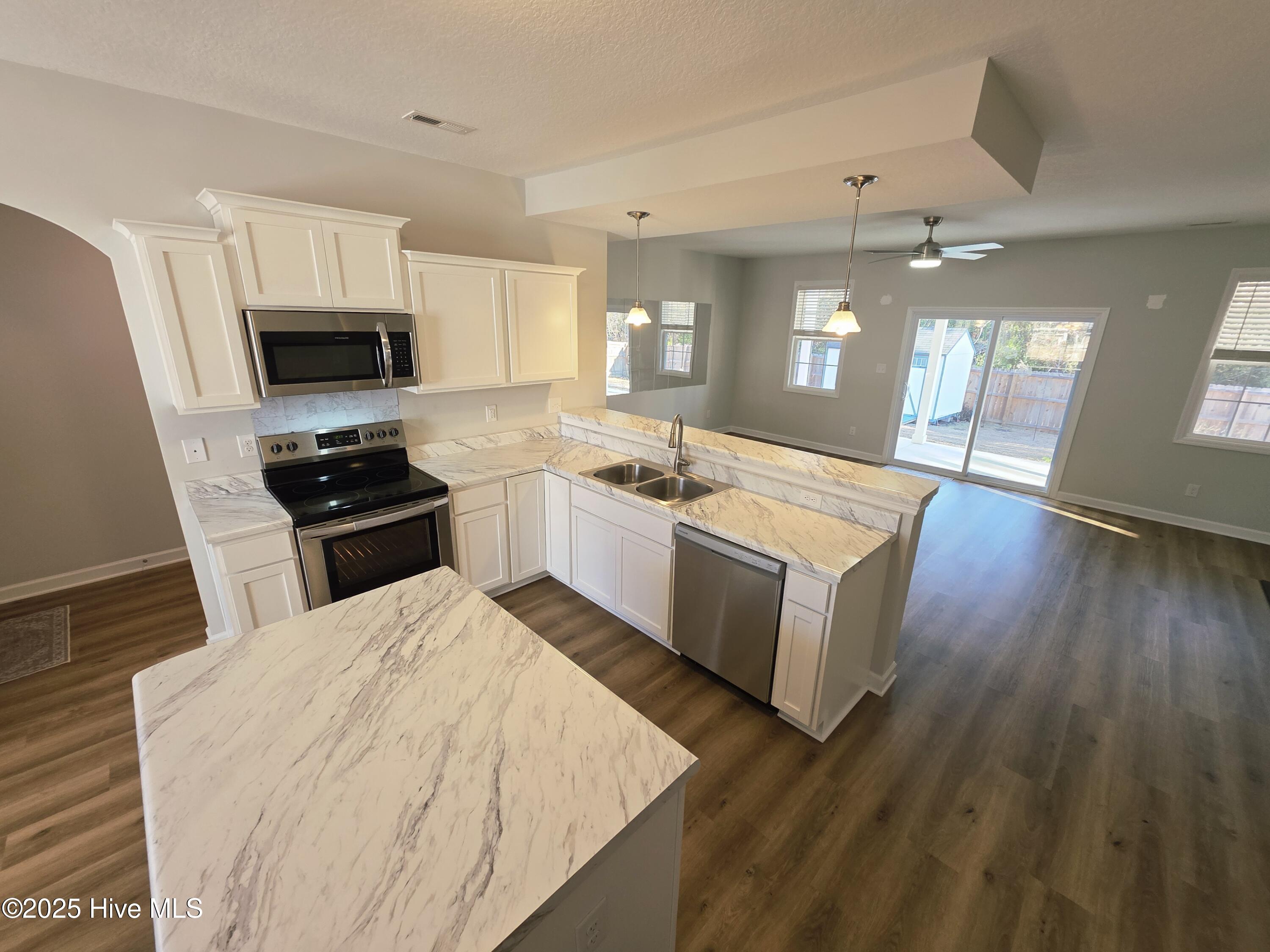 1106 Carteret Manor Drive Property Photo 12