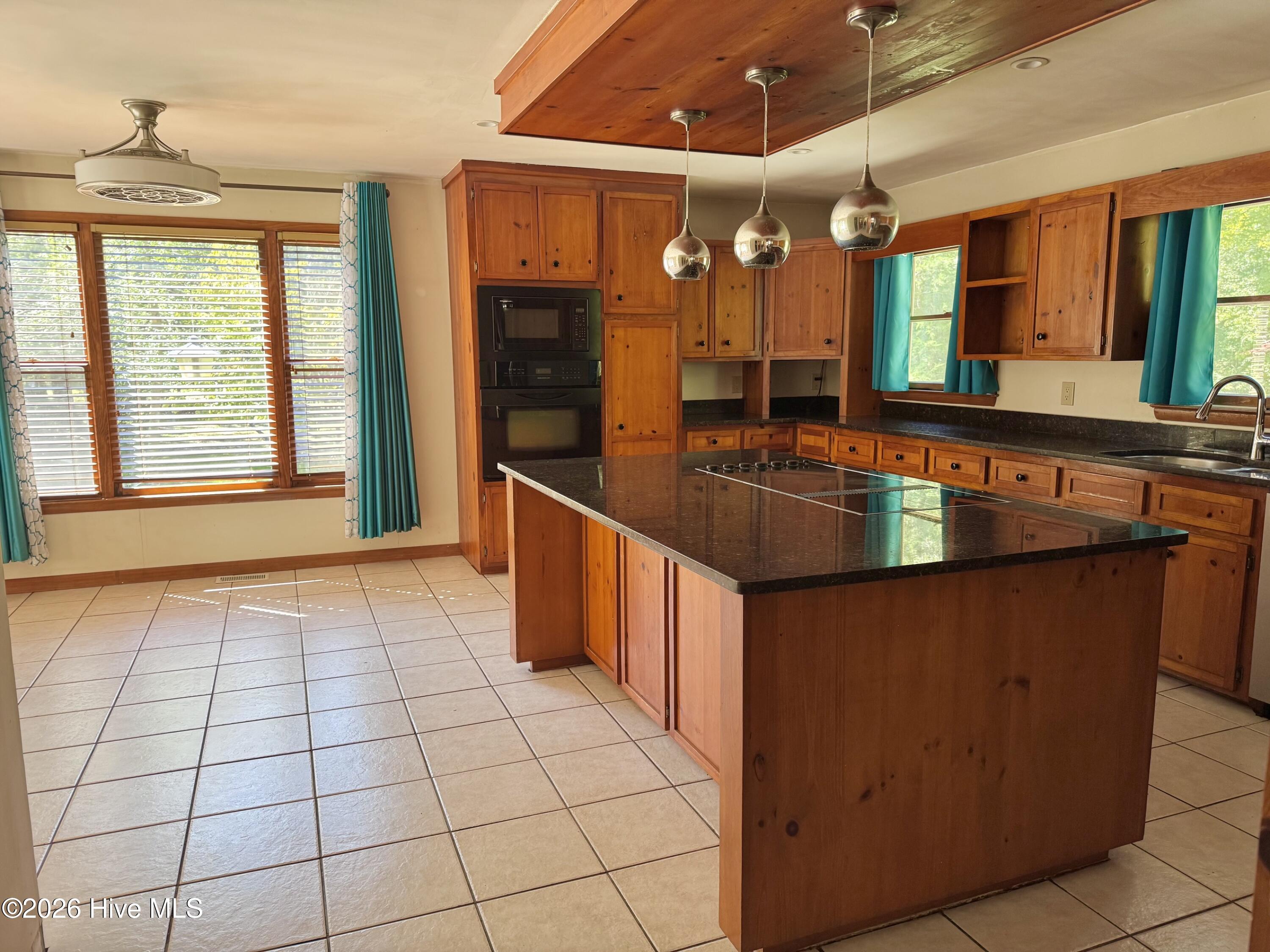 4710 Indian Corn Trail Property Photo 5