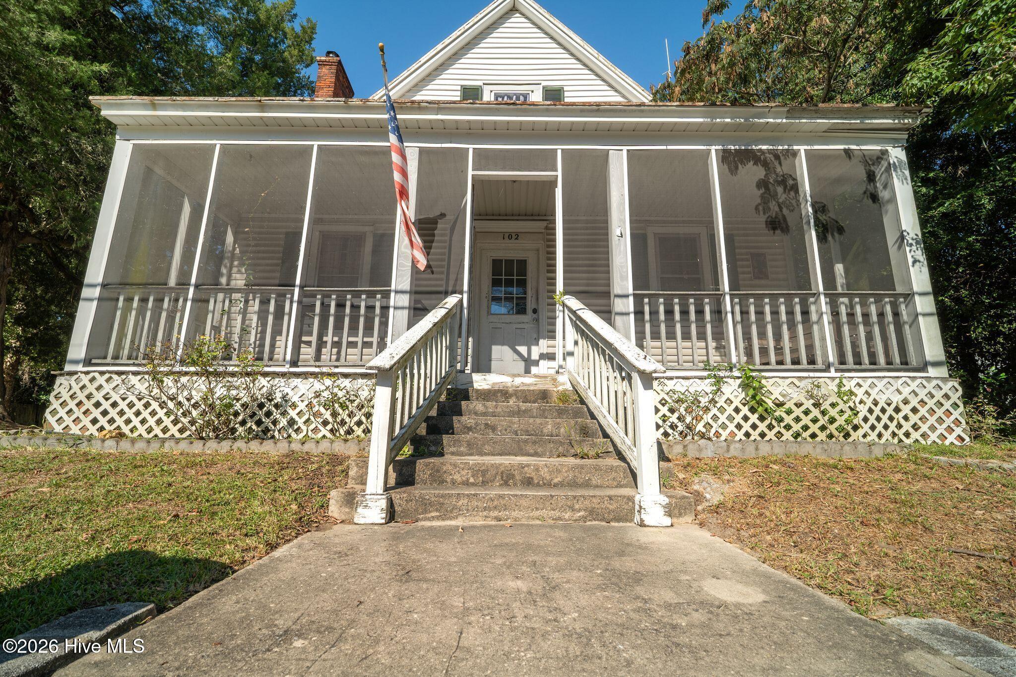 102 N Weber Street Property Photo 1