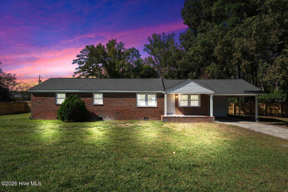 405 N College Street Property Photo 1