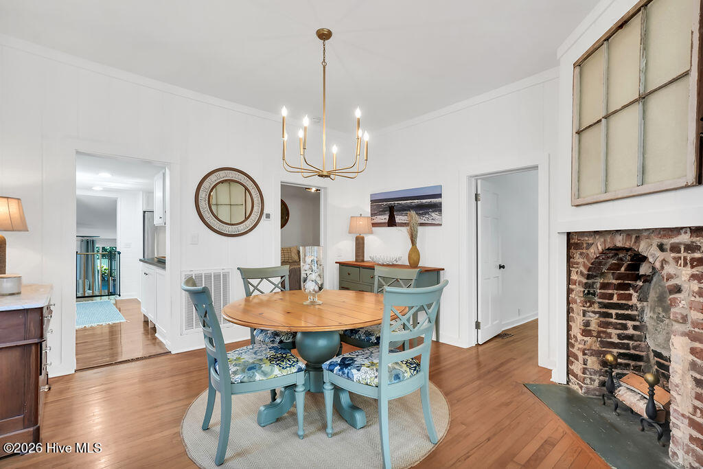 319 Clarendon Avenue Property Photo 10