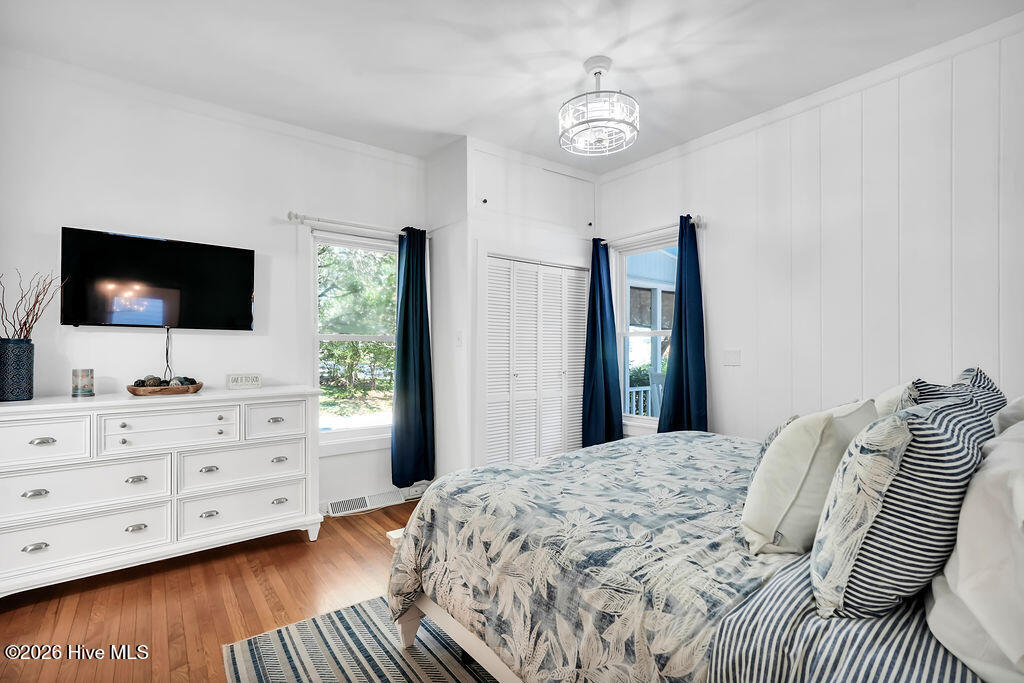 319 Clarendon Avenue Property Photo 12