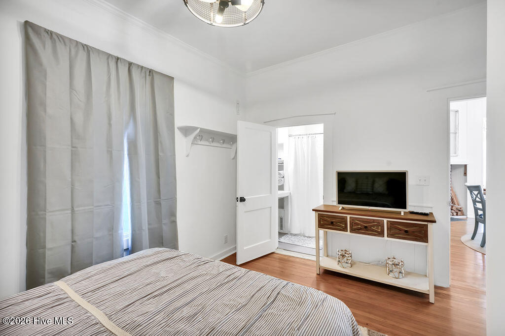 319 Clarendon Avenue Property Photo 17
