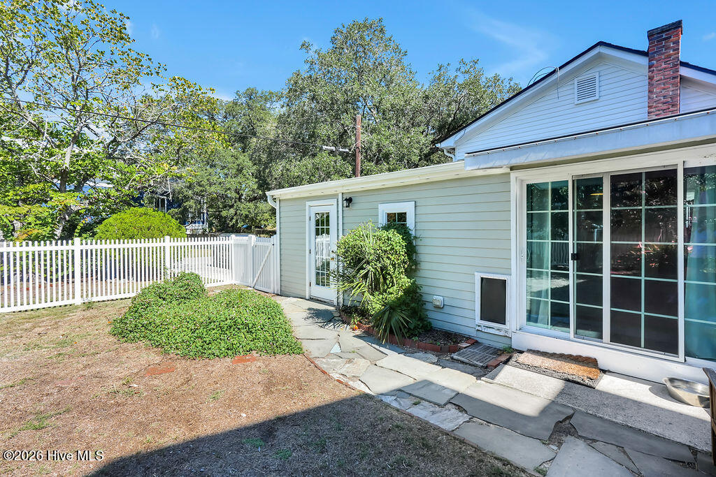319 Clarendon Avenue Property Photo 31