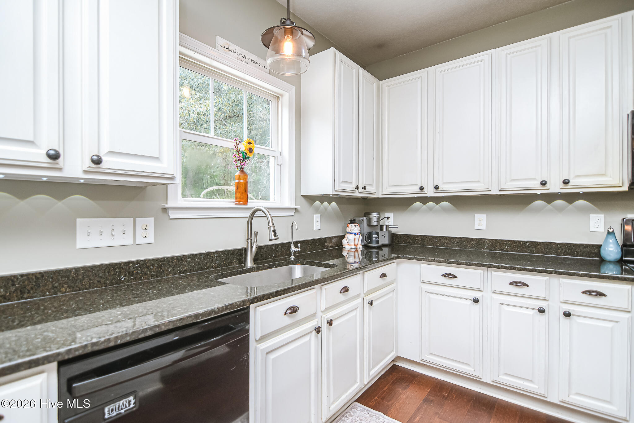21181 Traders Road Property Photo 26