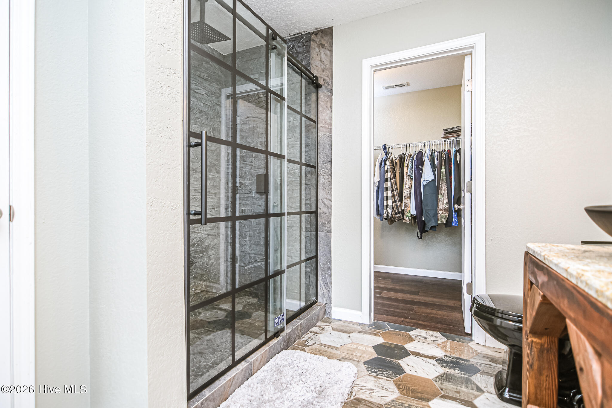 21181 Traders Road Property Photo 40