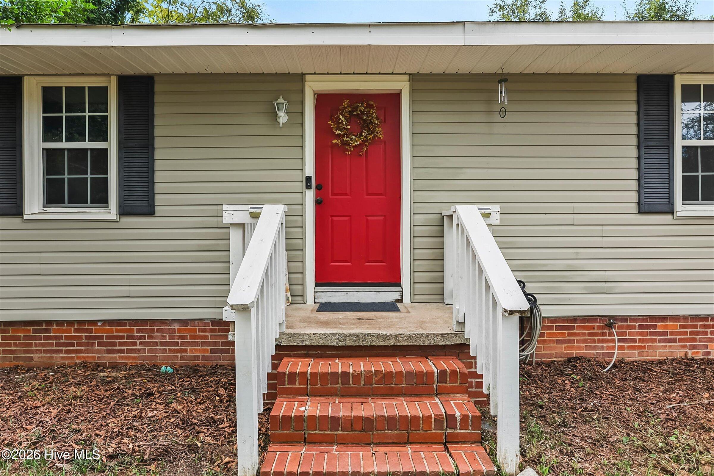 1001 Skyview Drive Property Photo 2