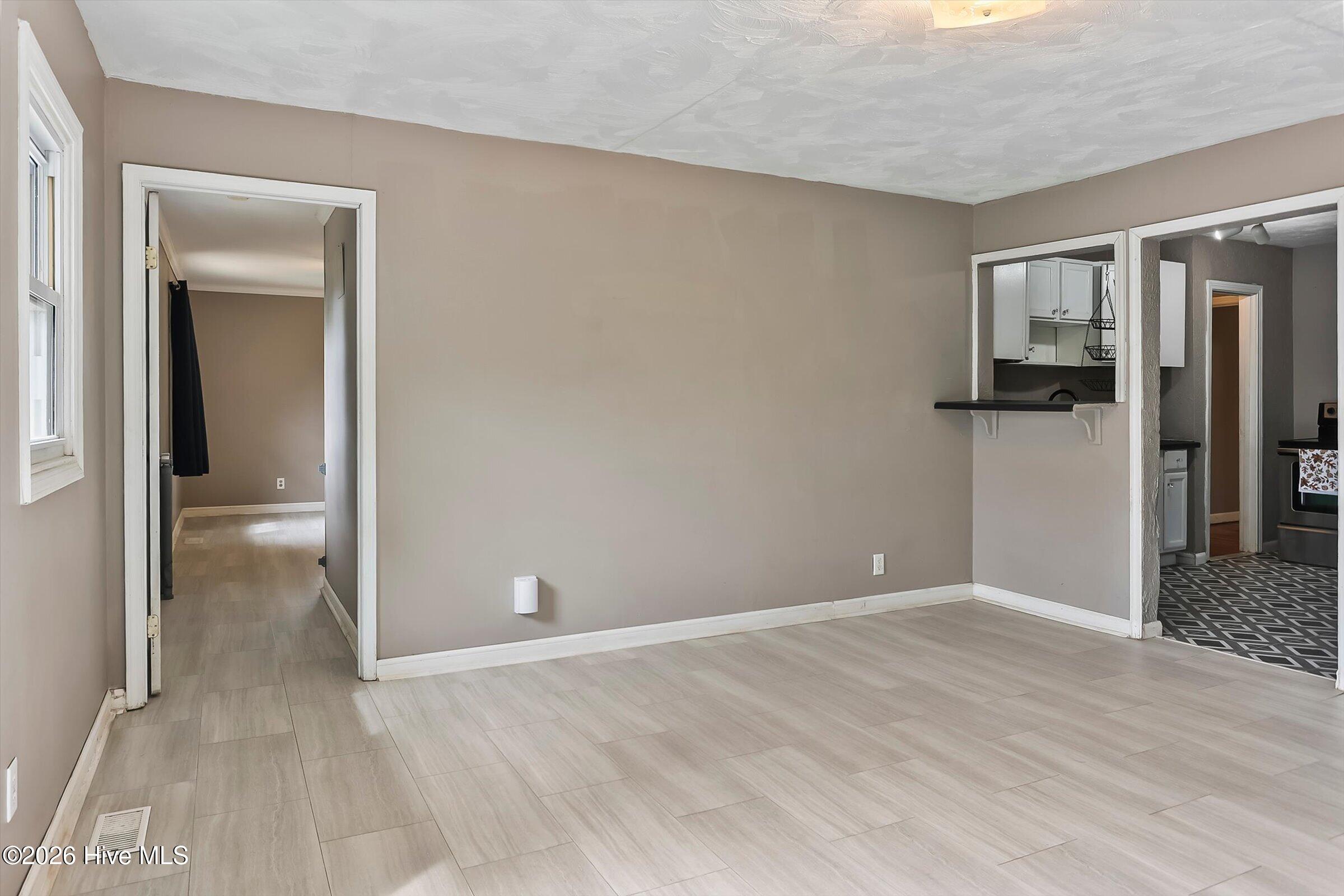 1001 Skyview Drive Property Photo 9
