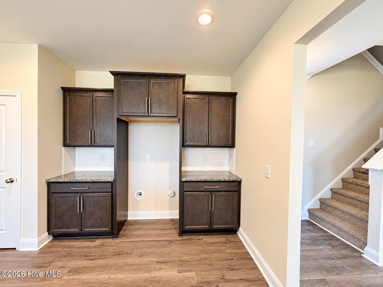 316 One Tree Hill Property Photo 11