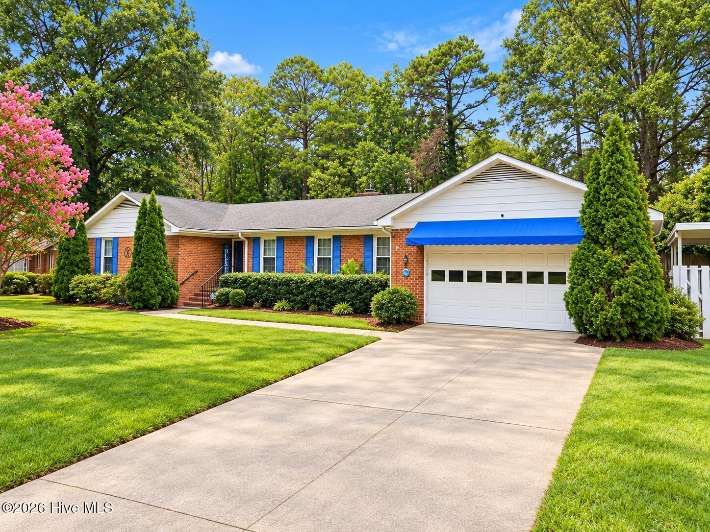 105 Brentwood Drive N Property Photo 1