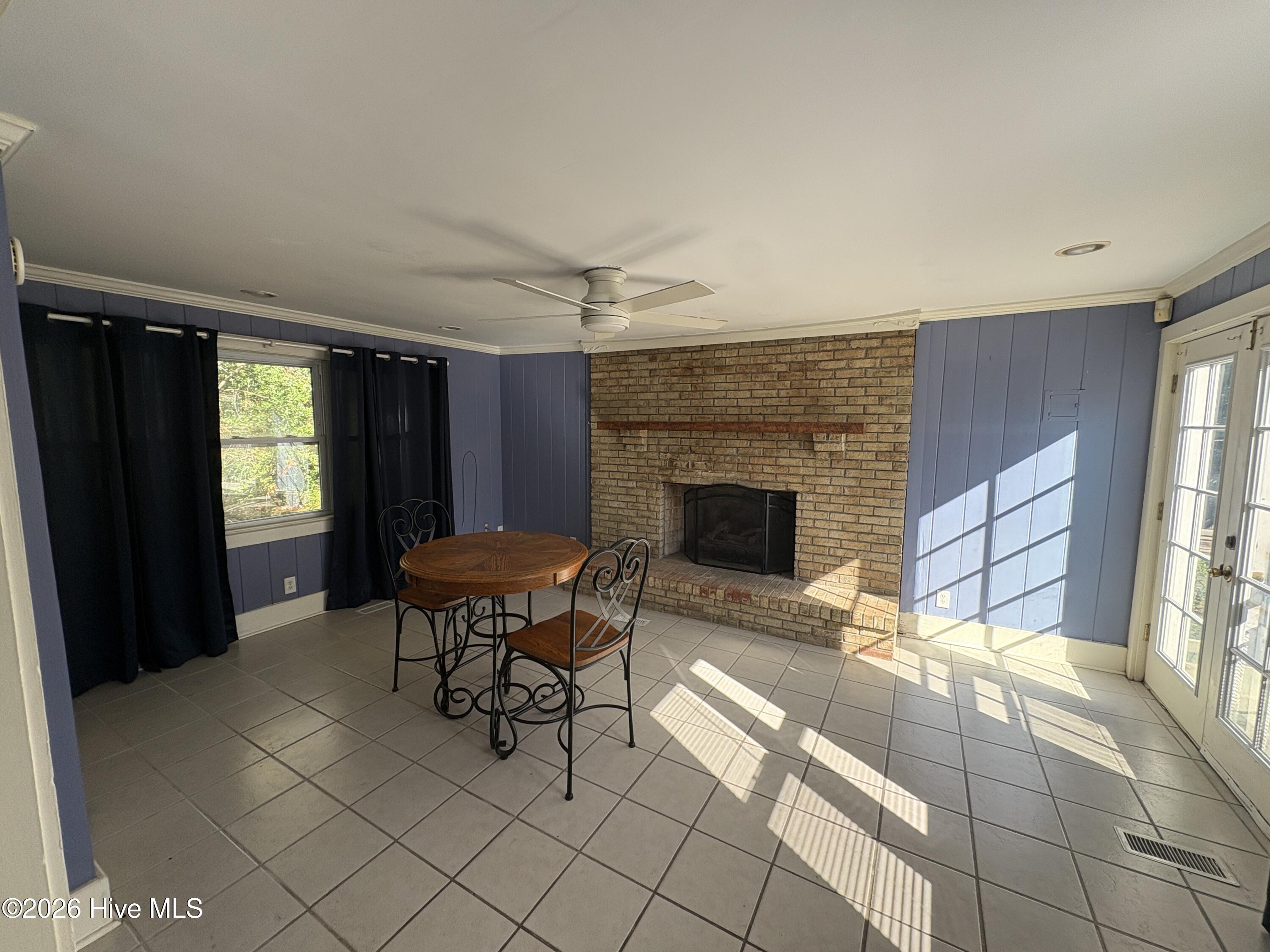 1404 Mcarthur Avenue Property Photo 1