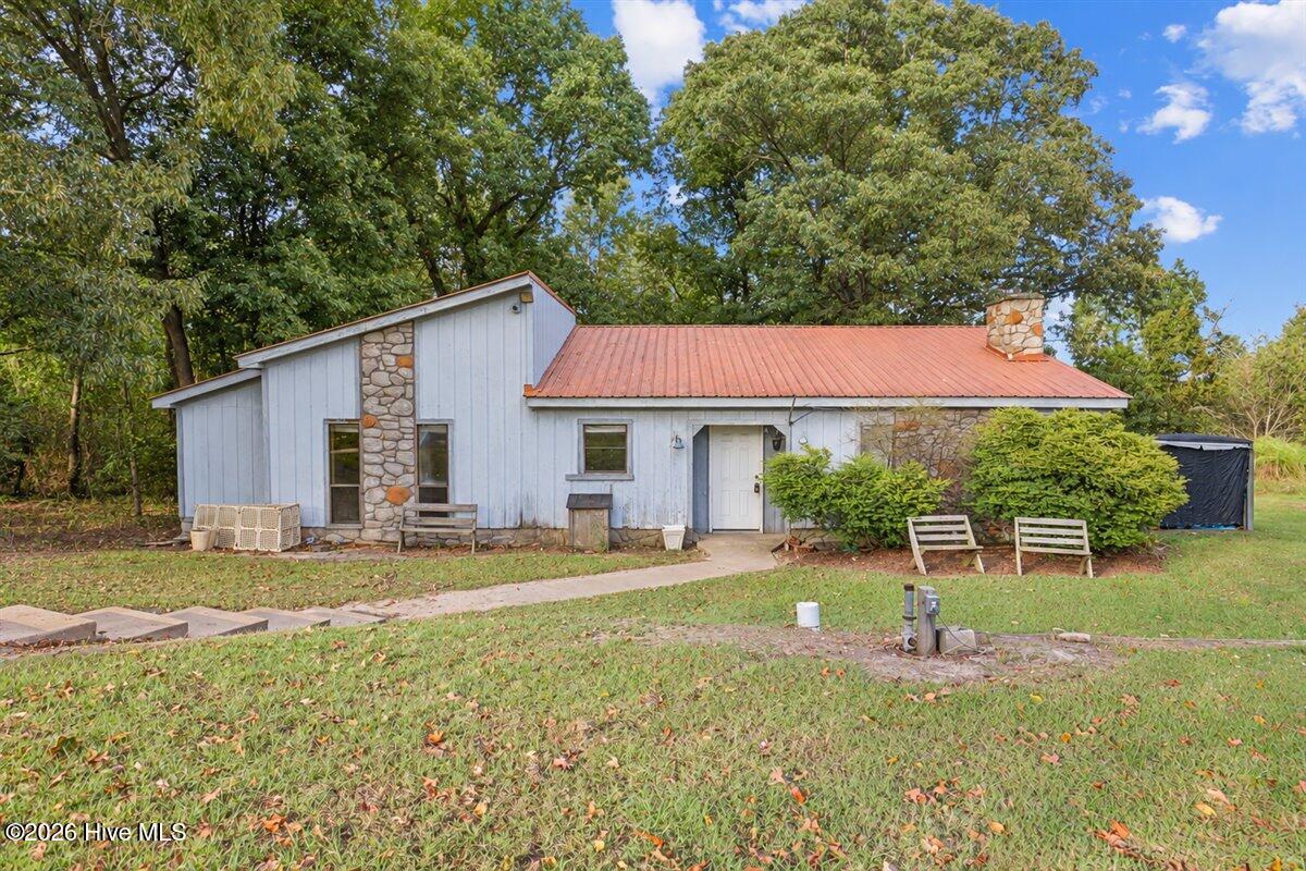 462 Camp Trailee Road Property Photo 1