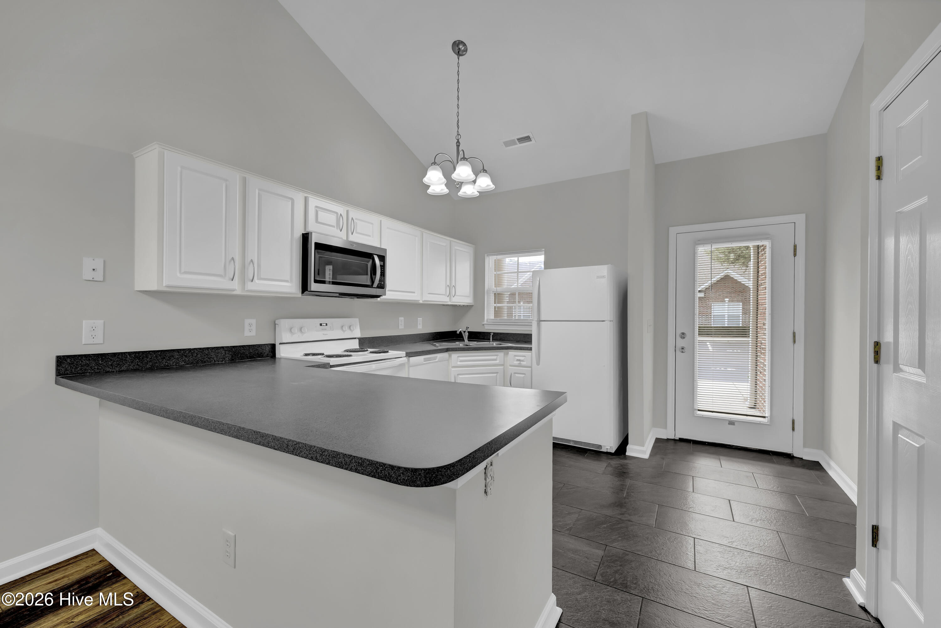210 Hibiscus Way Property Photo 6