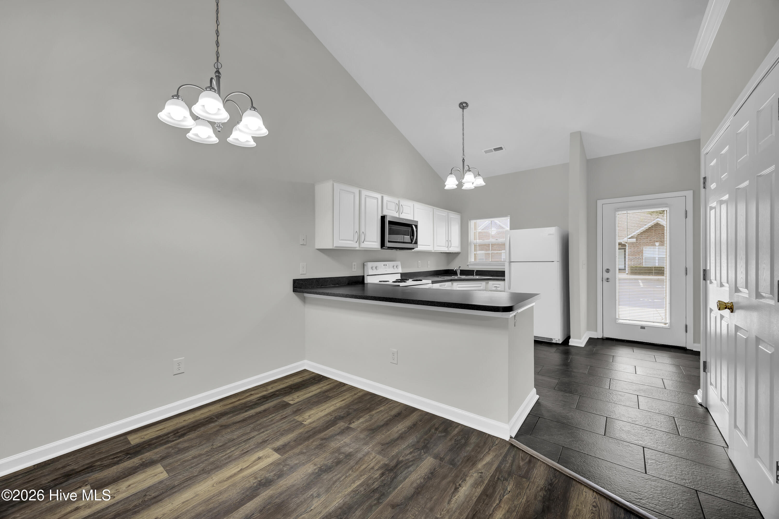 210 Hibiscus Way Property Photo 8