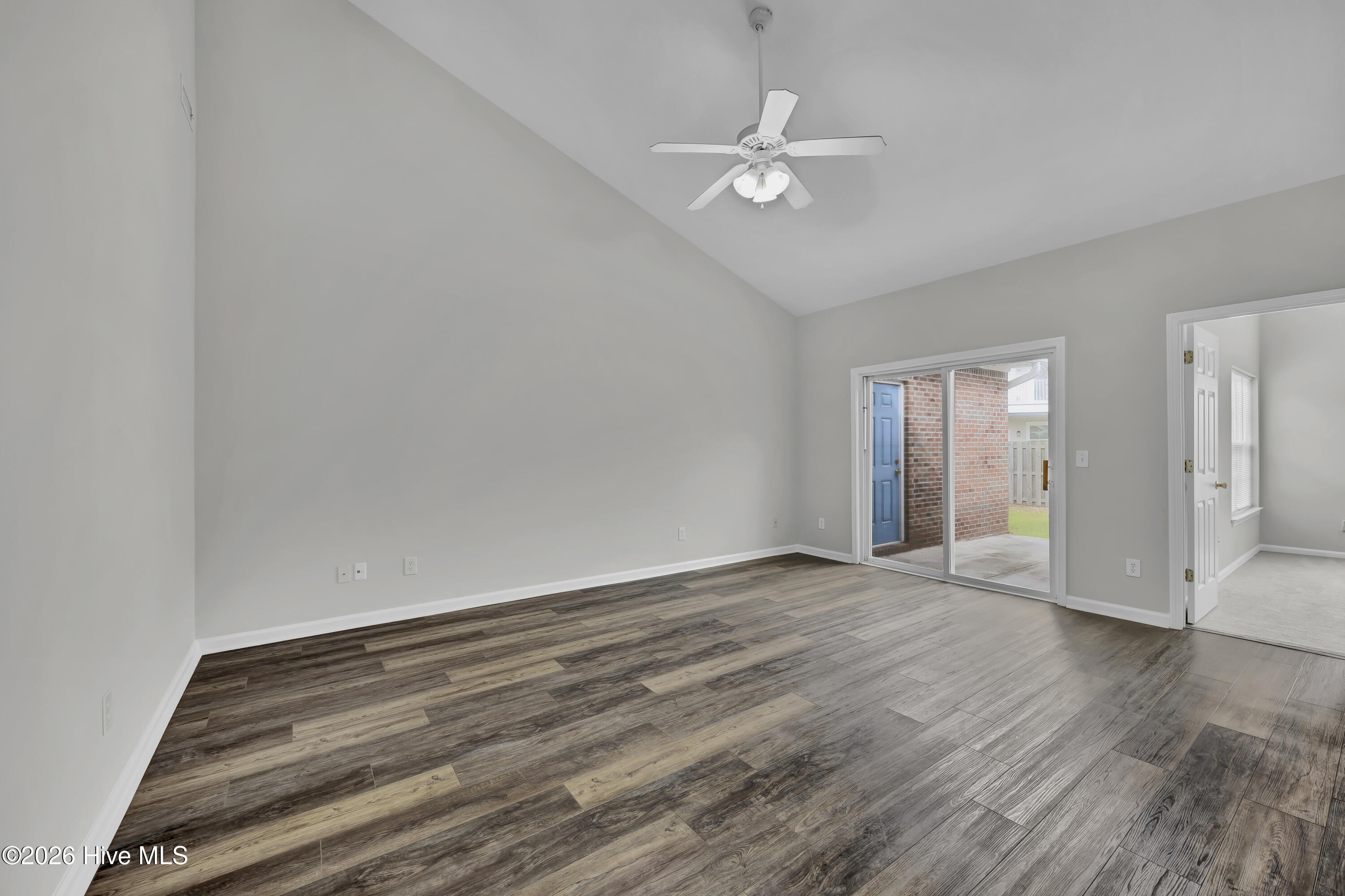 210 Hibiscus Way Property Photo 9