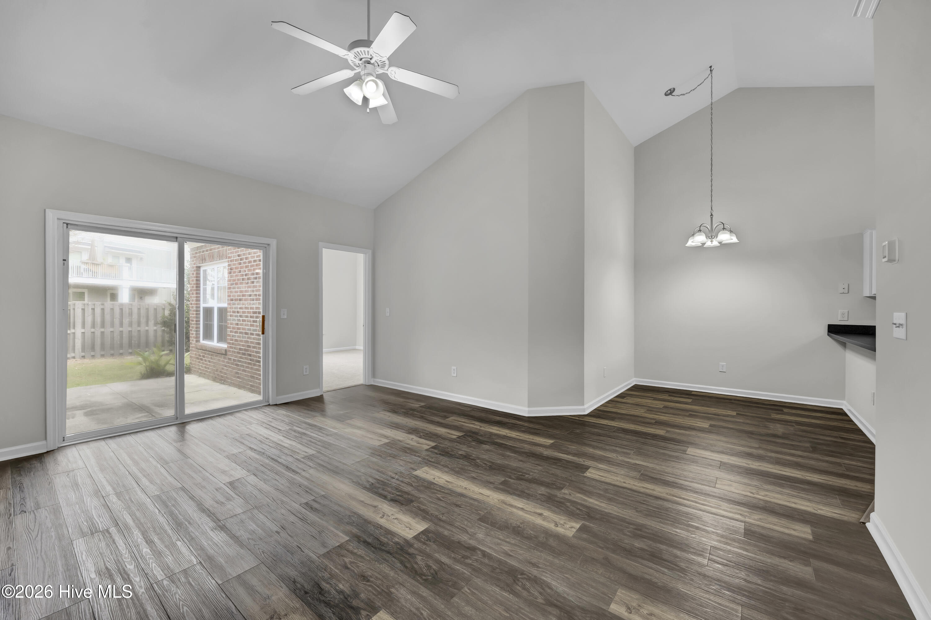 210 Hibiscus Way Property Photo 10