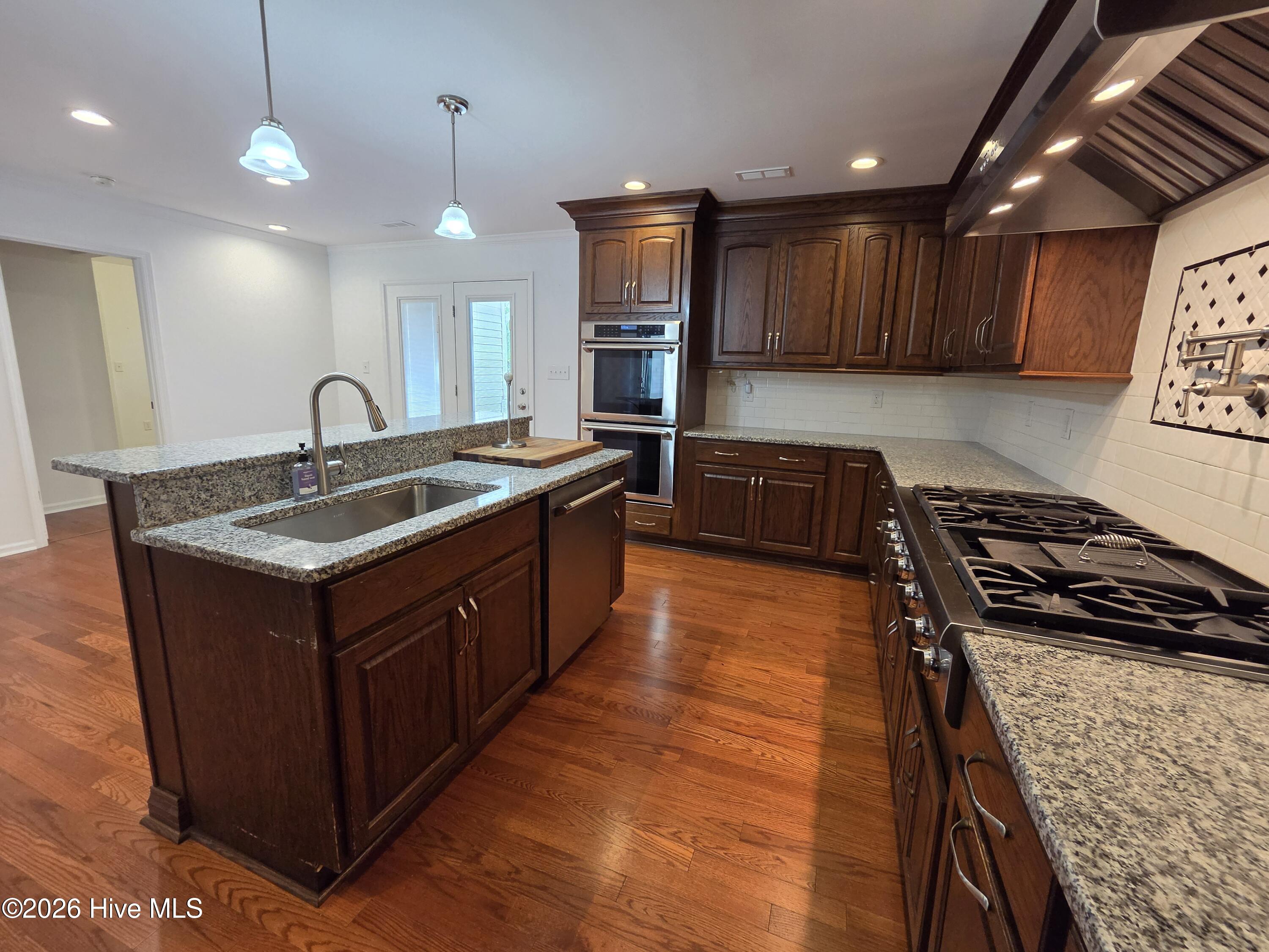 128 Leonard Drive Property Photo 6