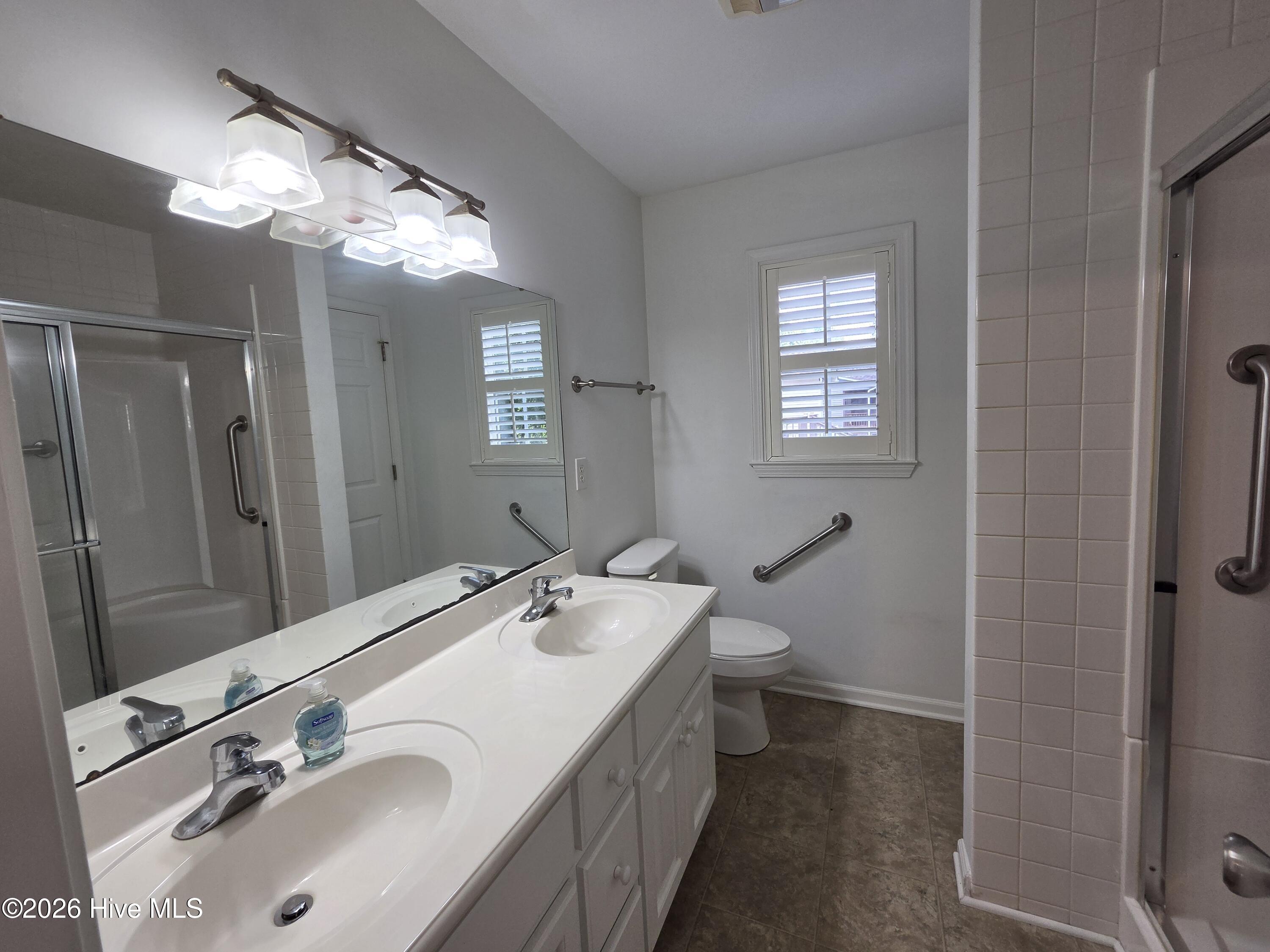 128 Leonard Drive Property Photo 9