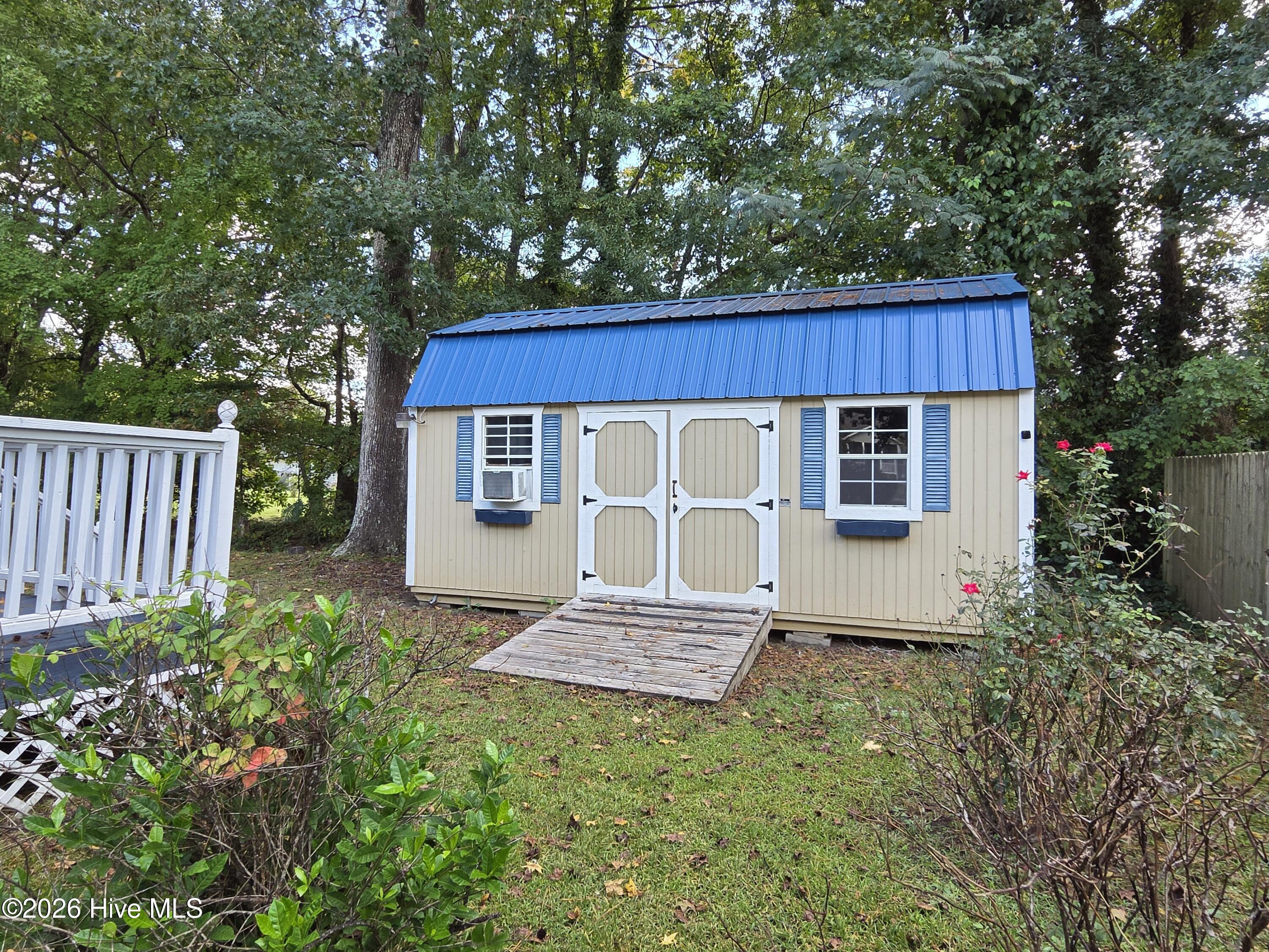 128 Leonard Drive Property Photo 18