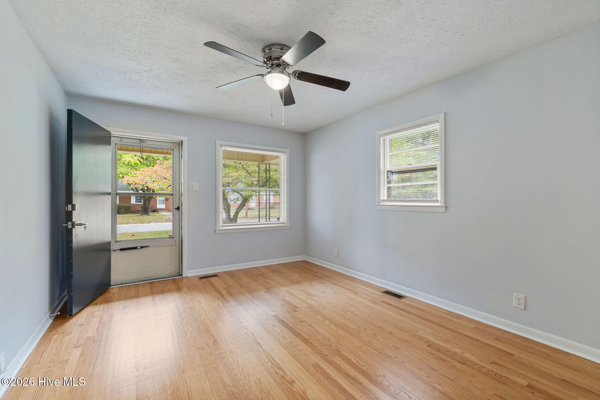 907 N Audubon Avenue Property Photo 6