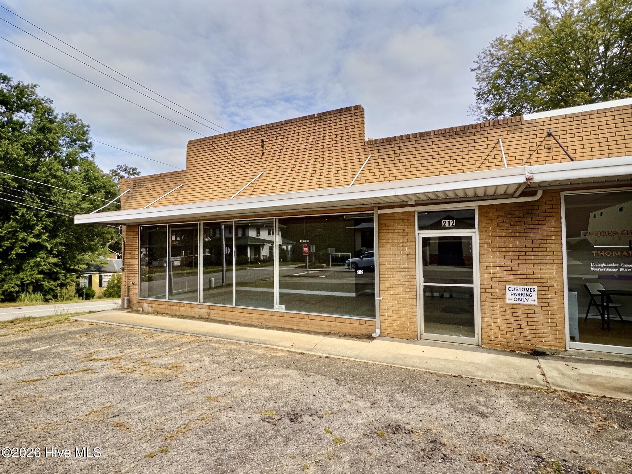 212 Lynch Street Property Photo 1