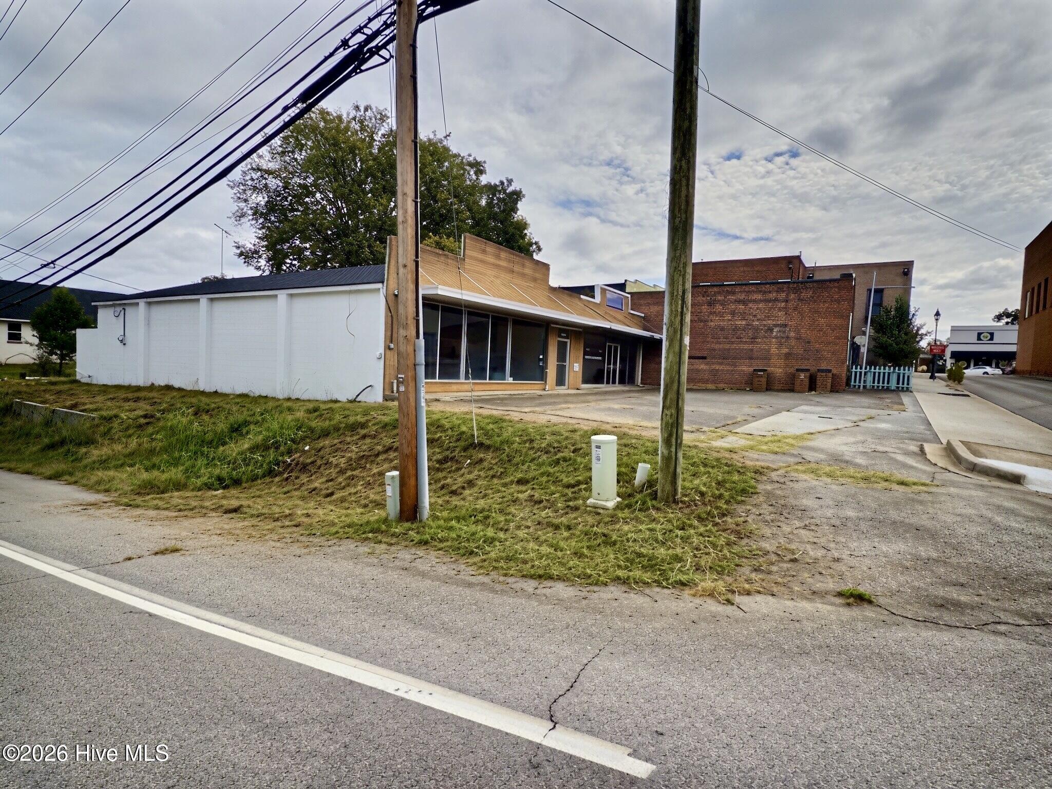 212 Lynch Street Property Photo 4