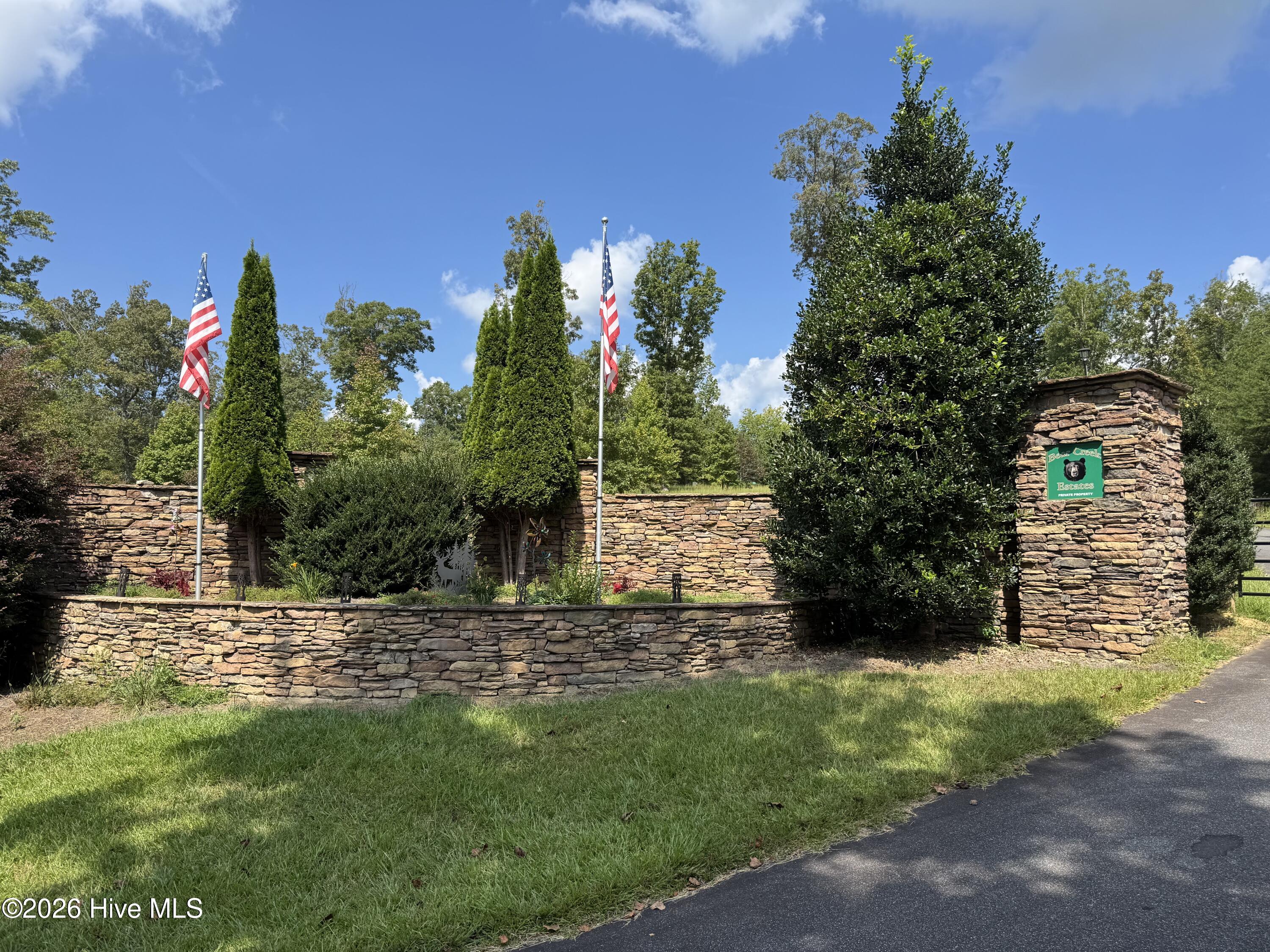 48 32 Spirit Bear Drive Property Photo 2